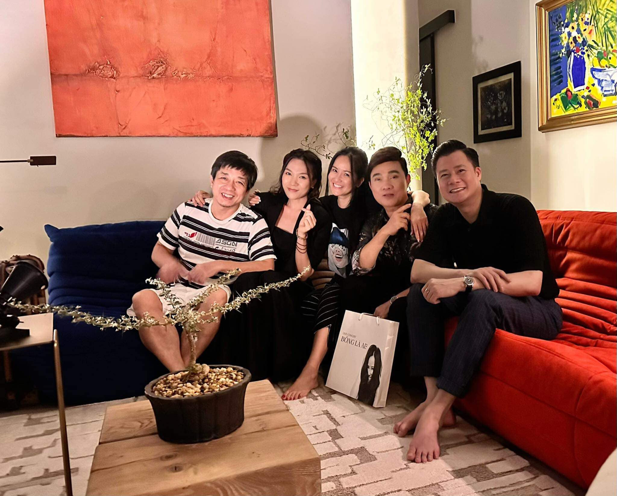 Sao Việt 5/10: Vợ chồng NSND Hồng Vân trẻ trung, khỏe khoắn sau khi giảm cân - 5