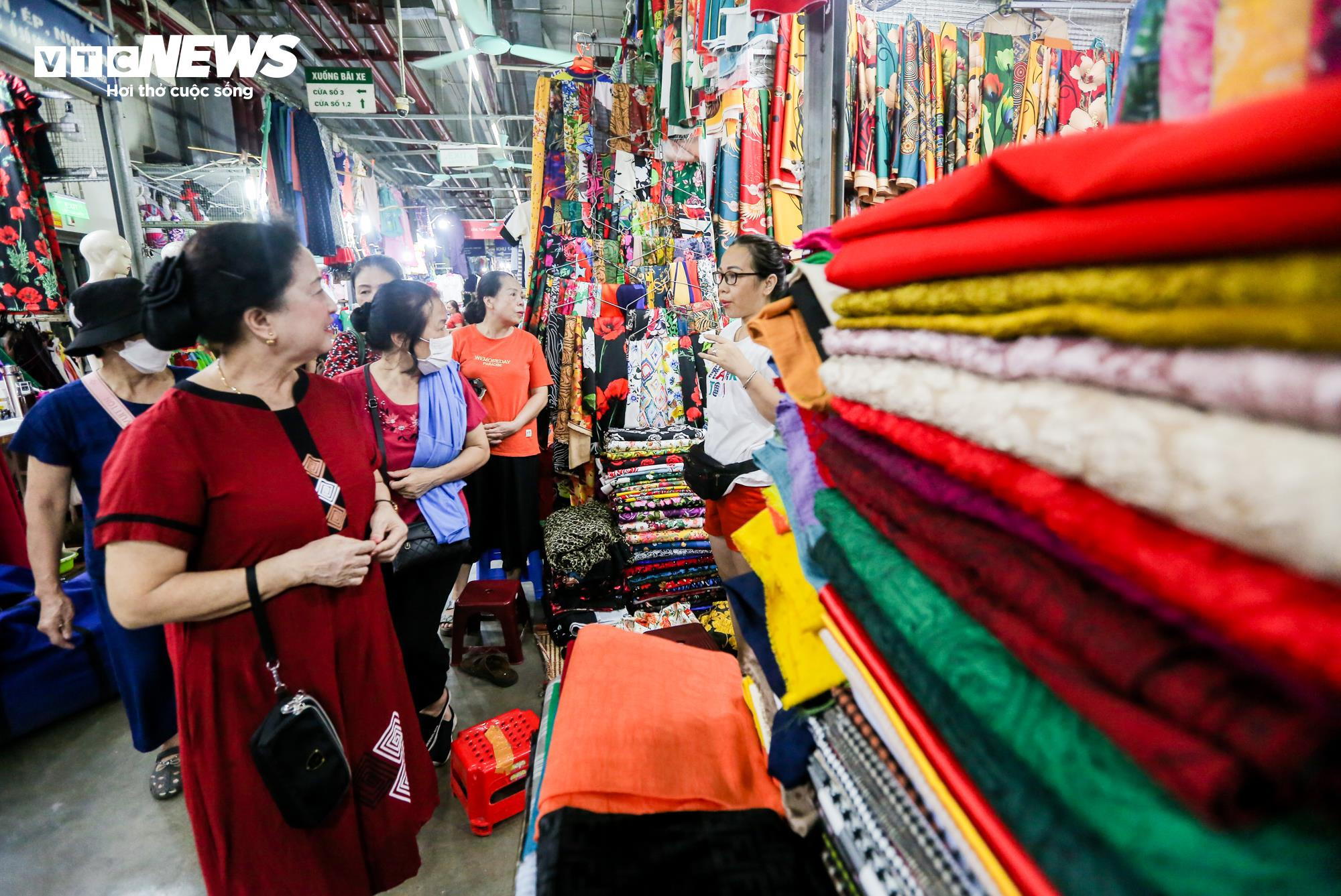 Độc đáo khu chợ dưới 'lòng đất' tại Hà Nội - 6