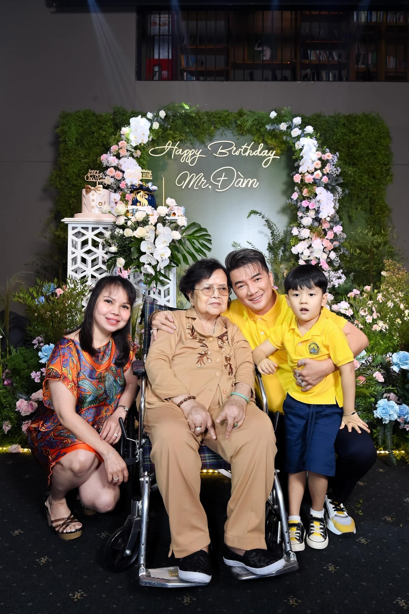 Sao Việt 8/10: Con gái Vũ Linh đẹp sang chảnh, Ngô Thanh Vân chăm chồng bệnh - 15