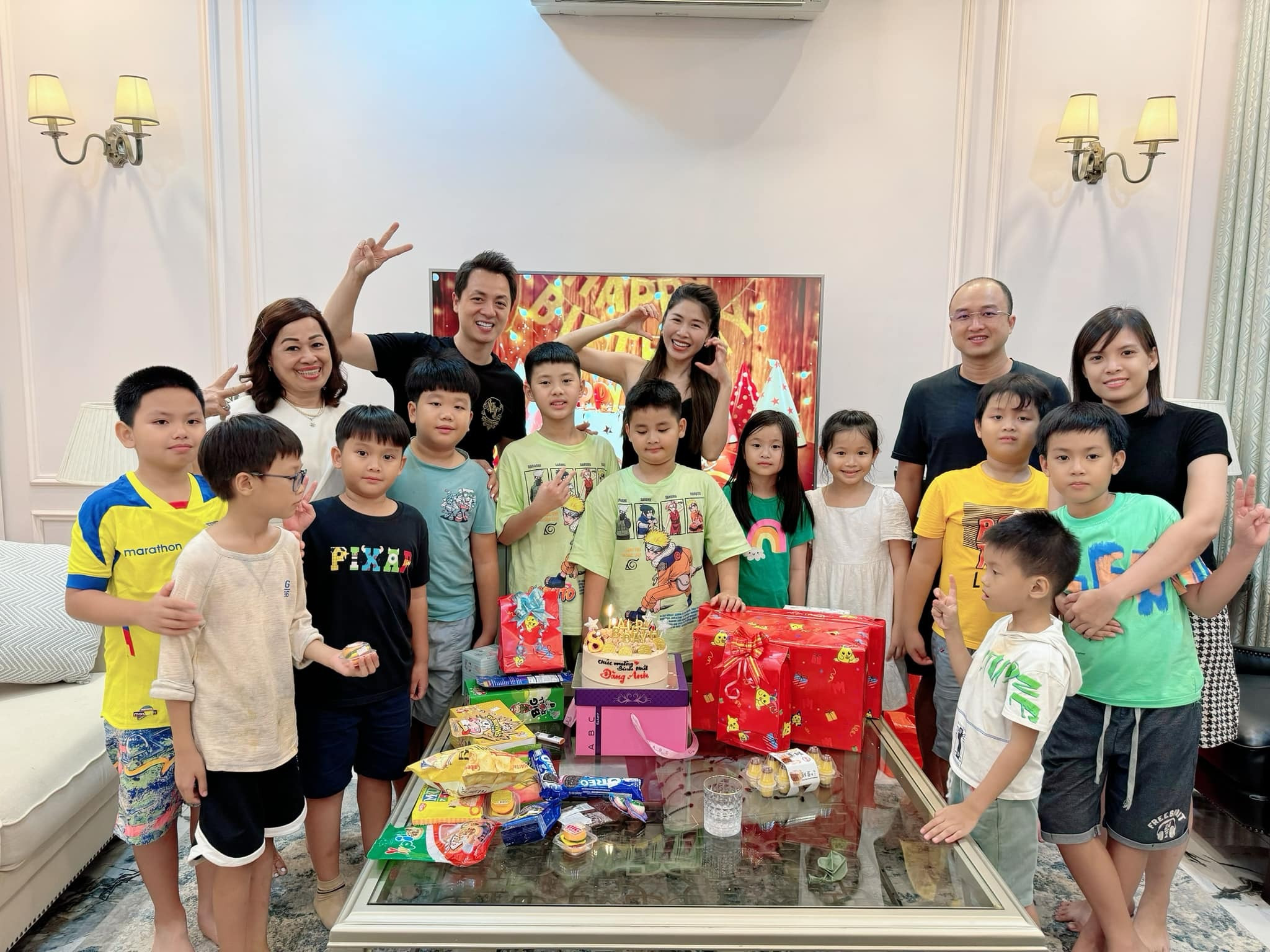 Sao Việt 9/10: Nhã Phương lộ diện sau sinh, Trấn Thành gặp 'ác nữ xứ Hàn' - 14