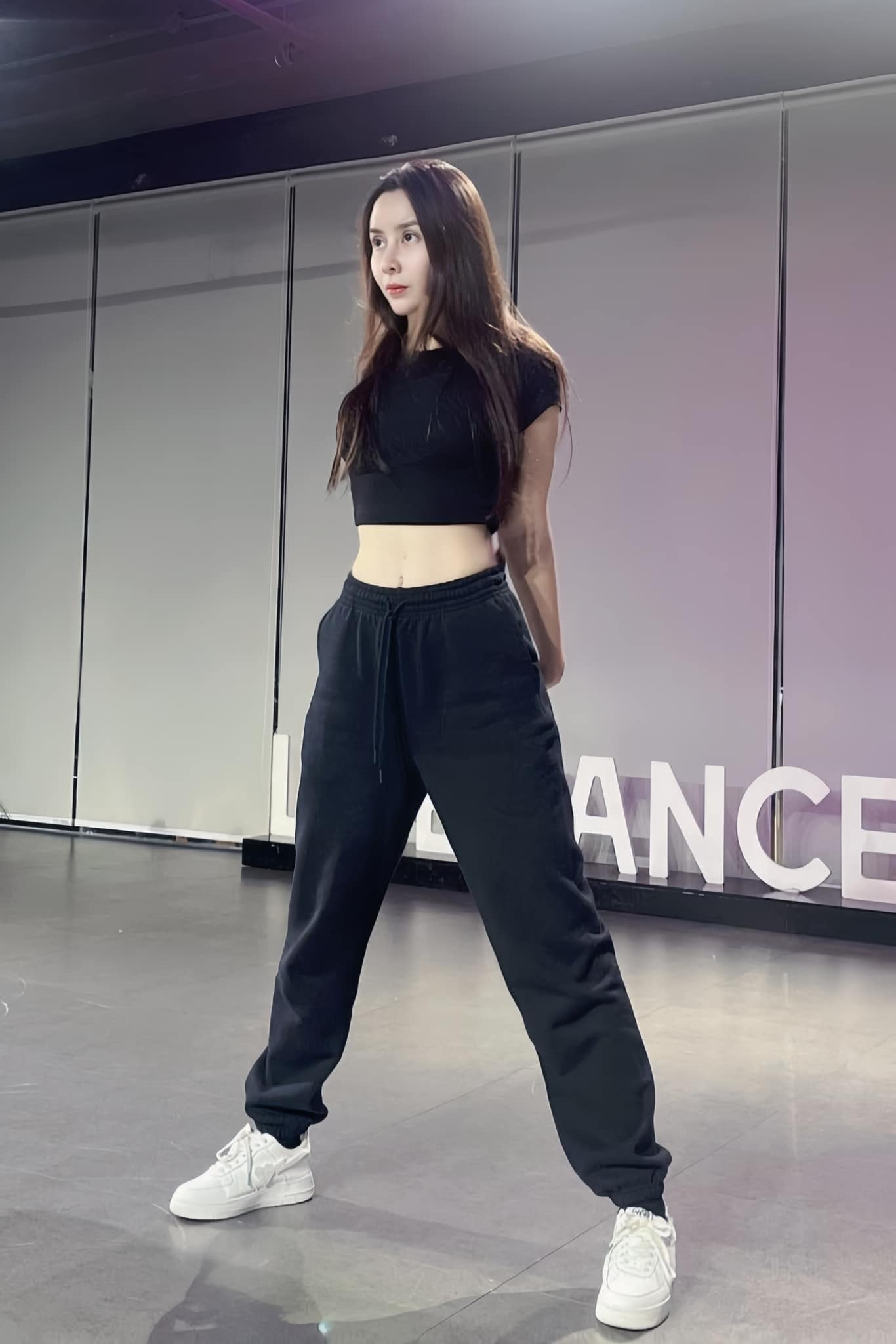 Sao Việt 9/10: Nhã Phương lộ diện sau sinh, Trấn Thành gặp 'ác nữ xứ Hàn' - 8