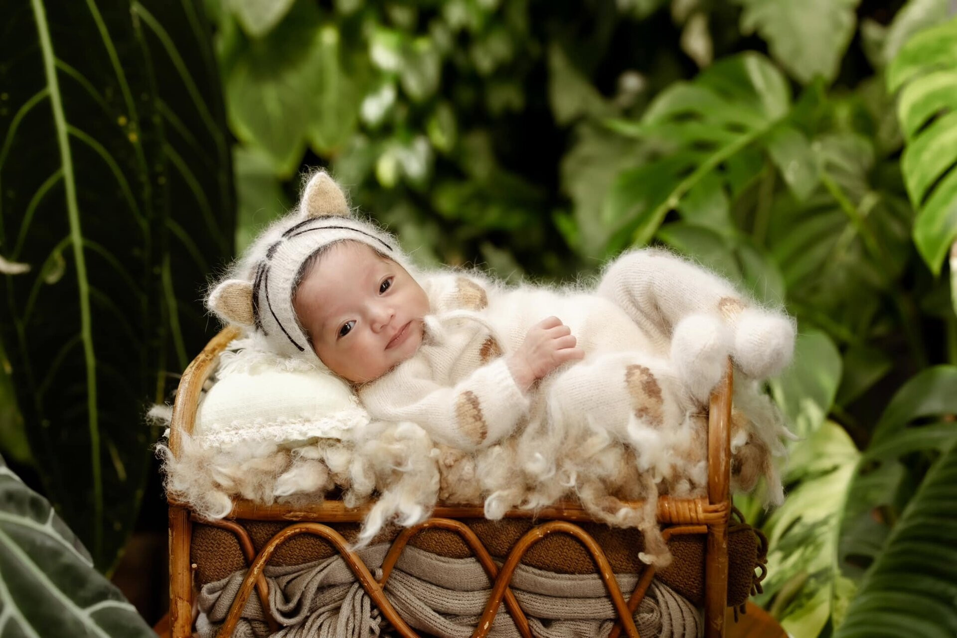 Khánh Thi - Phan Hiển khoe loạt ảnh gia đình 5 thành viên đầy hạnh phúc - 6