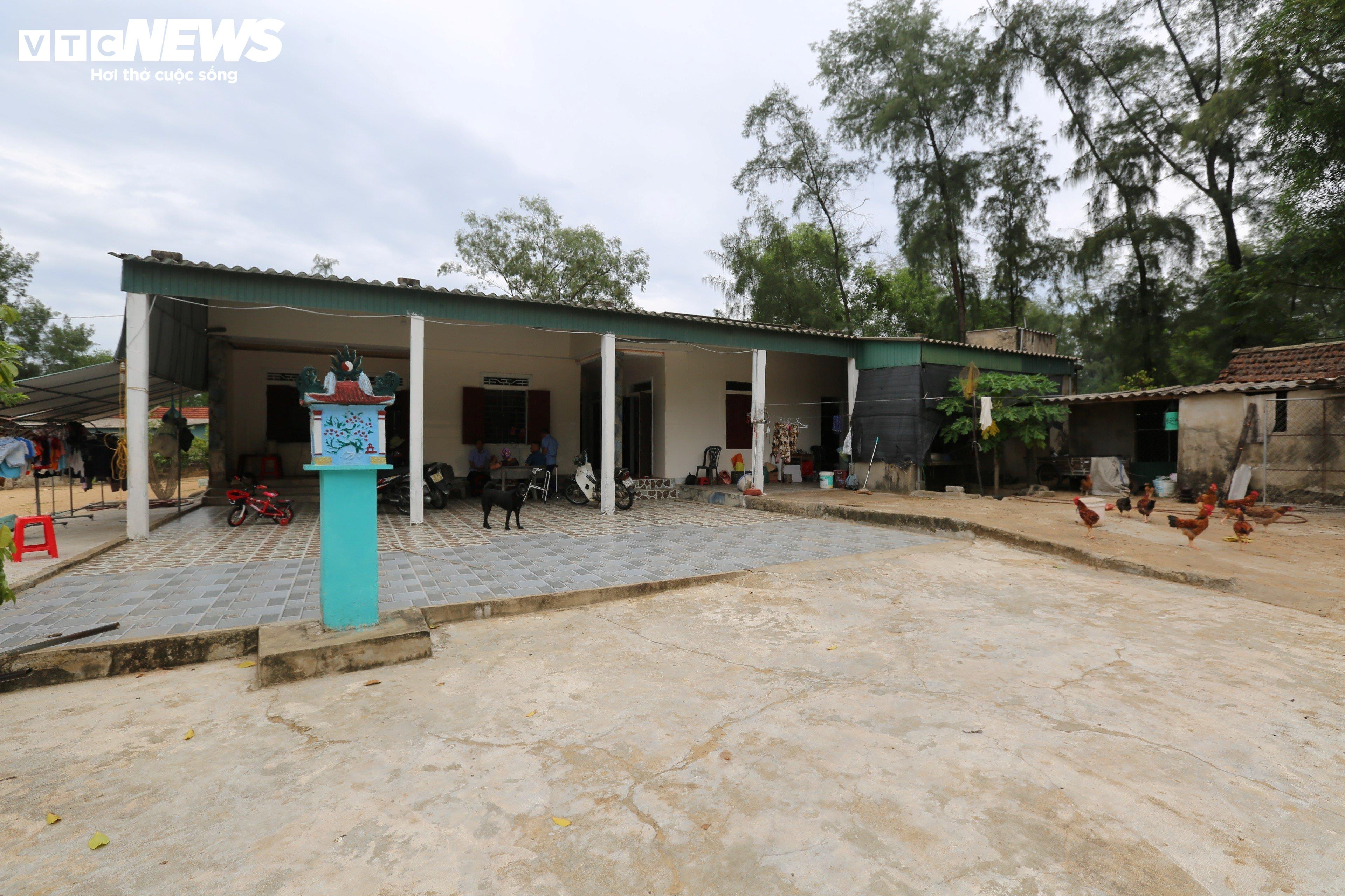 Nỗi thống khổ của người dân sống ‘treo’ cạnh mỏ sắt Thạch Khê - 11