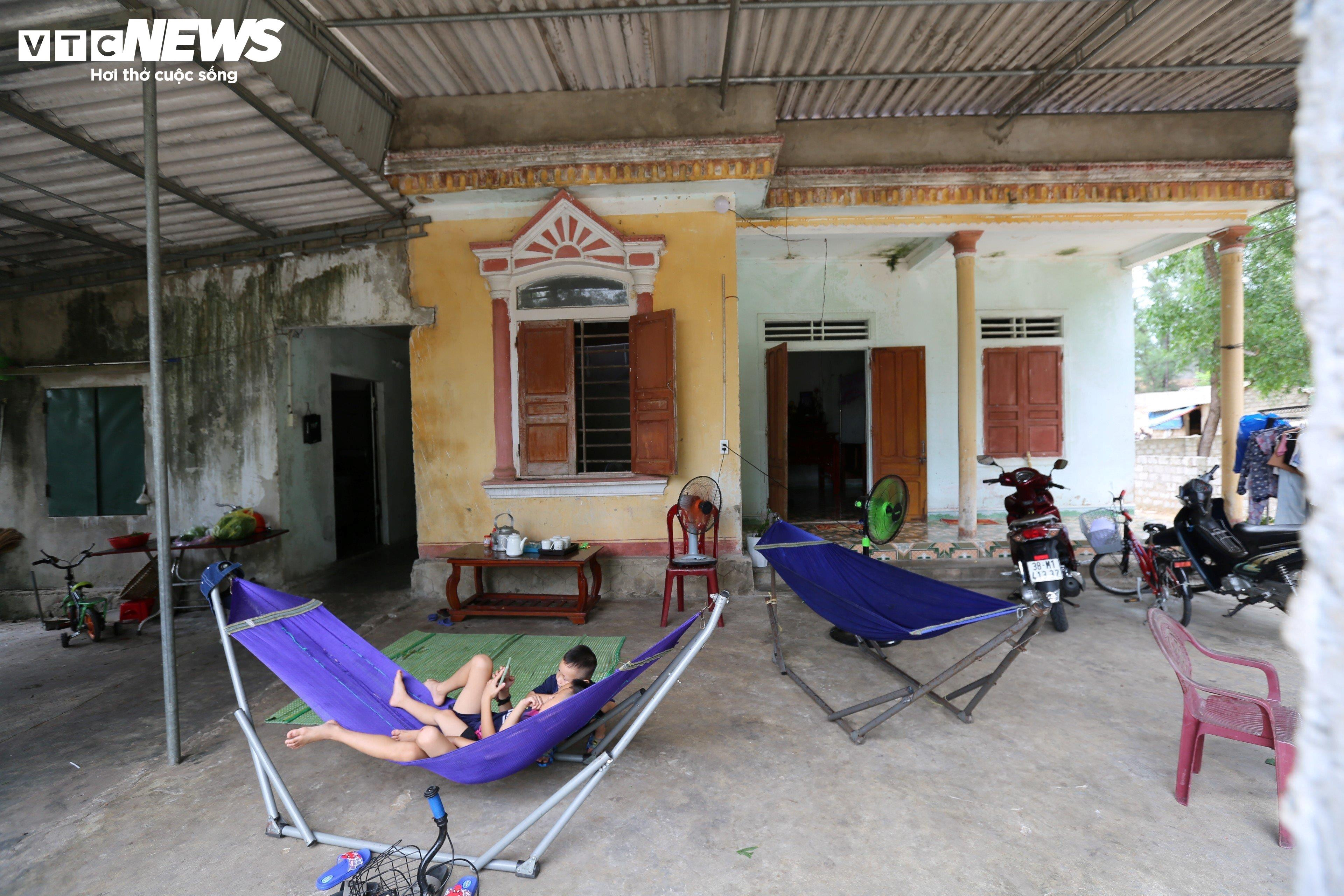 Nỗi thống khổ của người dân sống ‘treo’ cạnh mỏ sắt Thạch Khê - 12