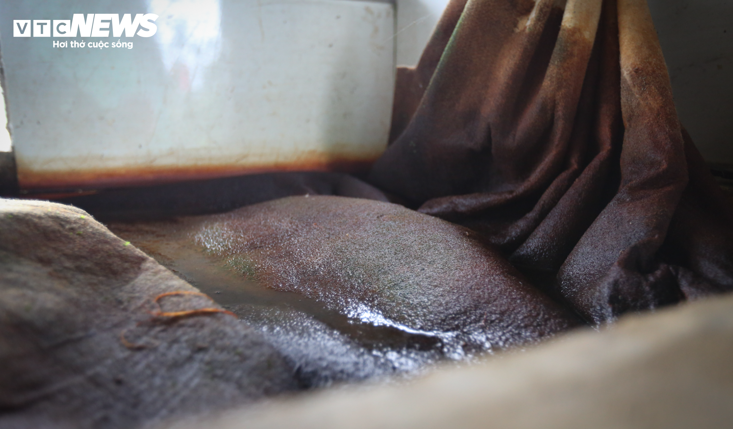 Nỗi thống khổ của người dân sống ‘treo’ cạnh mỏ sắt Thạch Khê - 9