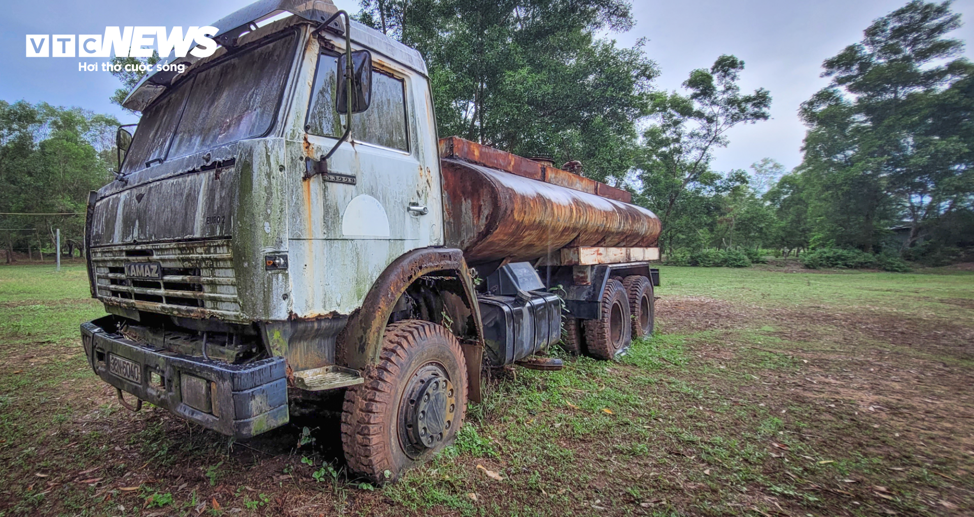 Những cỗ máy hoen rỉ trong đại công trường múc quặng ở mỏ sắt Thạch Khê - 11