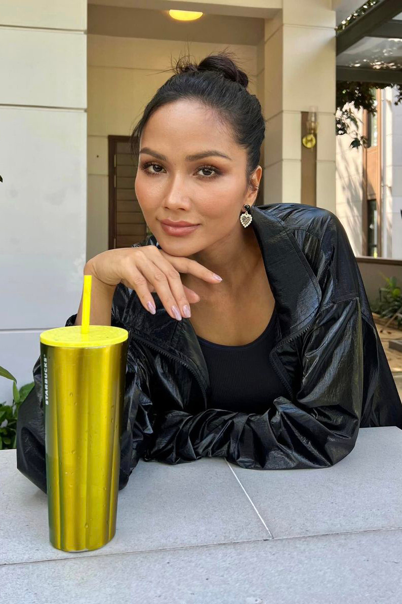 Sao Việt 12/10: Minh Hằng khoe cận mặt con trai, Hiền Thục gặp kình ngư Ánh Viên - 12