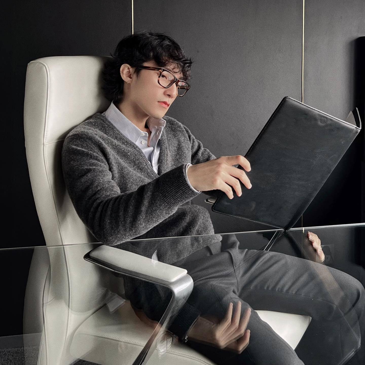 Sao Việt 12/10: Minh Hằng khoe cận mặt con trai, Hiền Thục gặp kình ngư Ánh Viên - 16