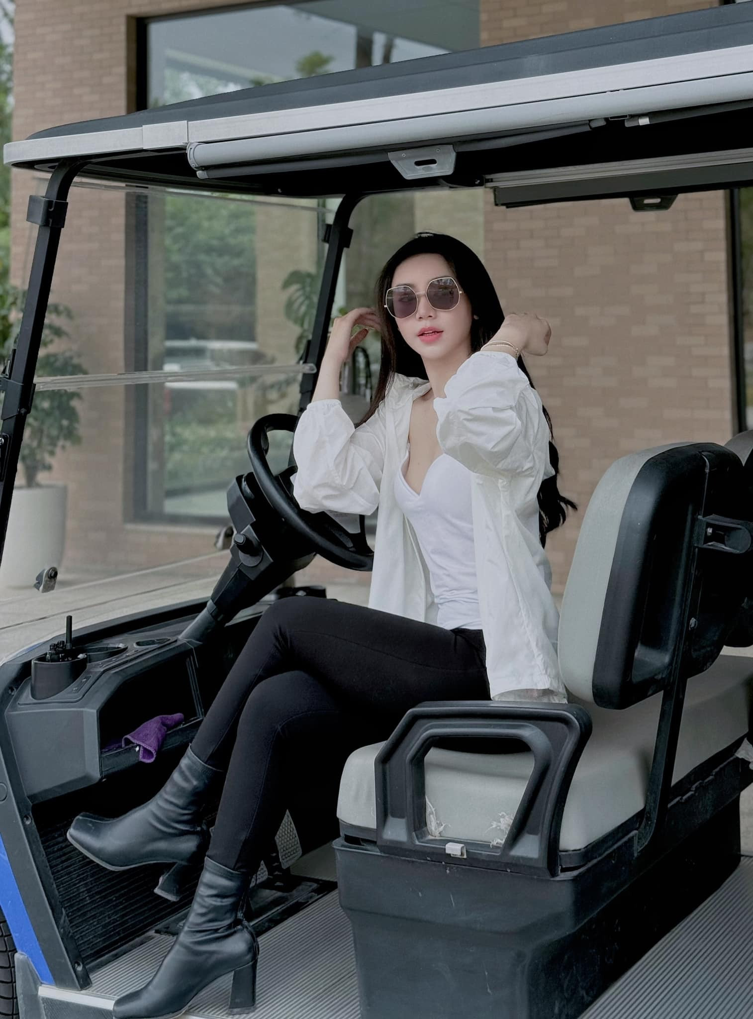 Sao Việt 16/10: Đỗ Mỹ Linh rạng ngời sau sinh, Cường Đô La viên mãn bên vợ con - 11