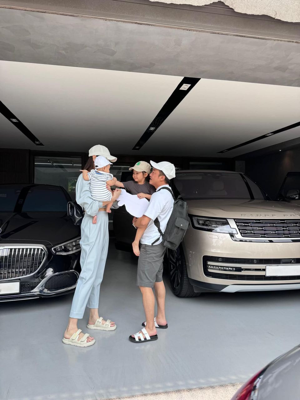 Sao Việt 15/10: Diva Thanh Lam thân thiết bên vợ mới của Quốc Trung - 14