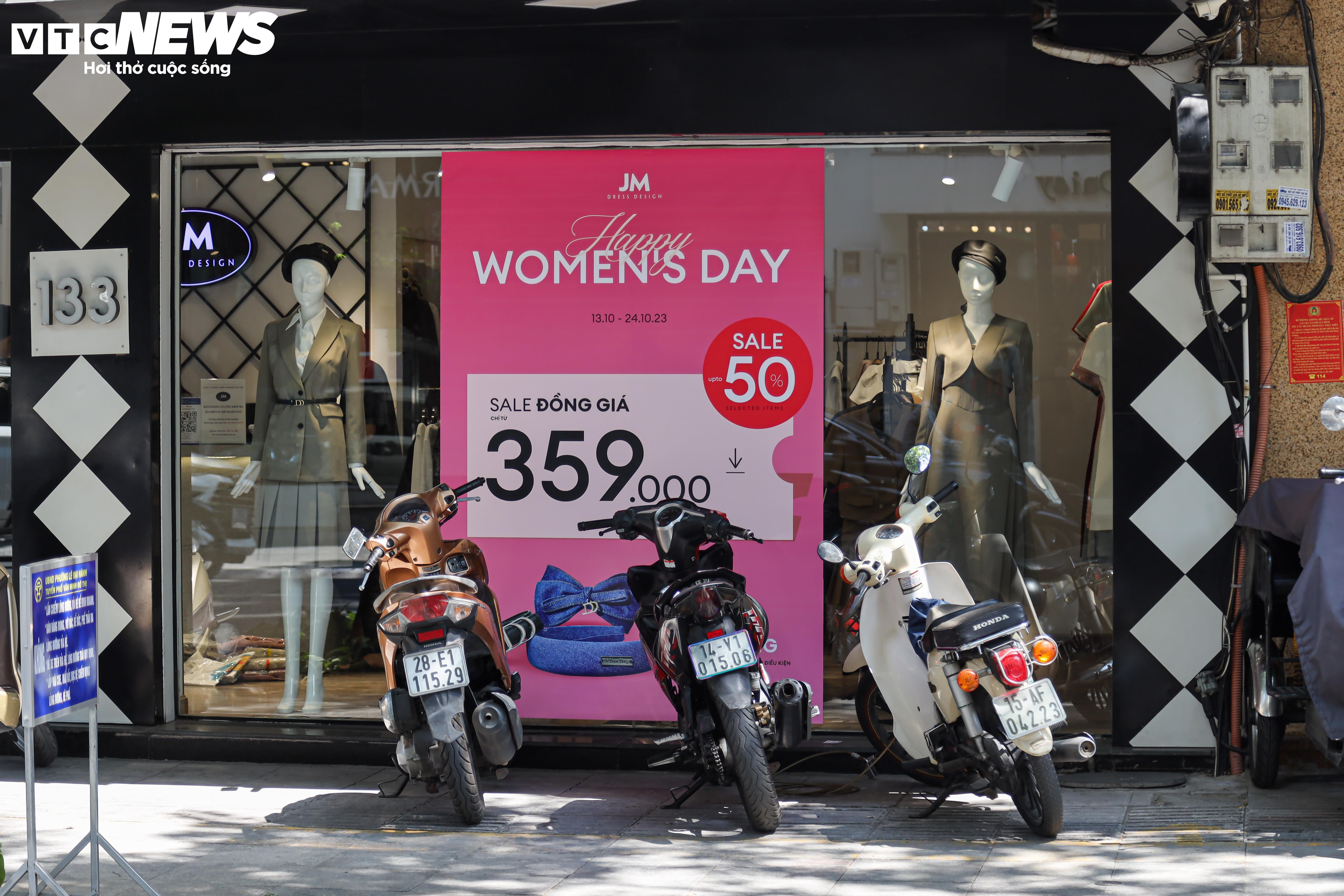 Thời trang, mỹ phẩm đua nhau giảm giá 'sập sàn' chúc mừng ngày 20/10 - 4