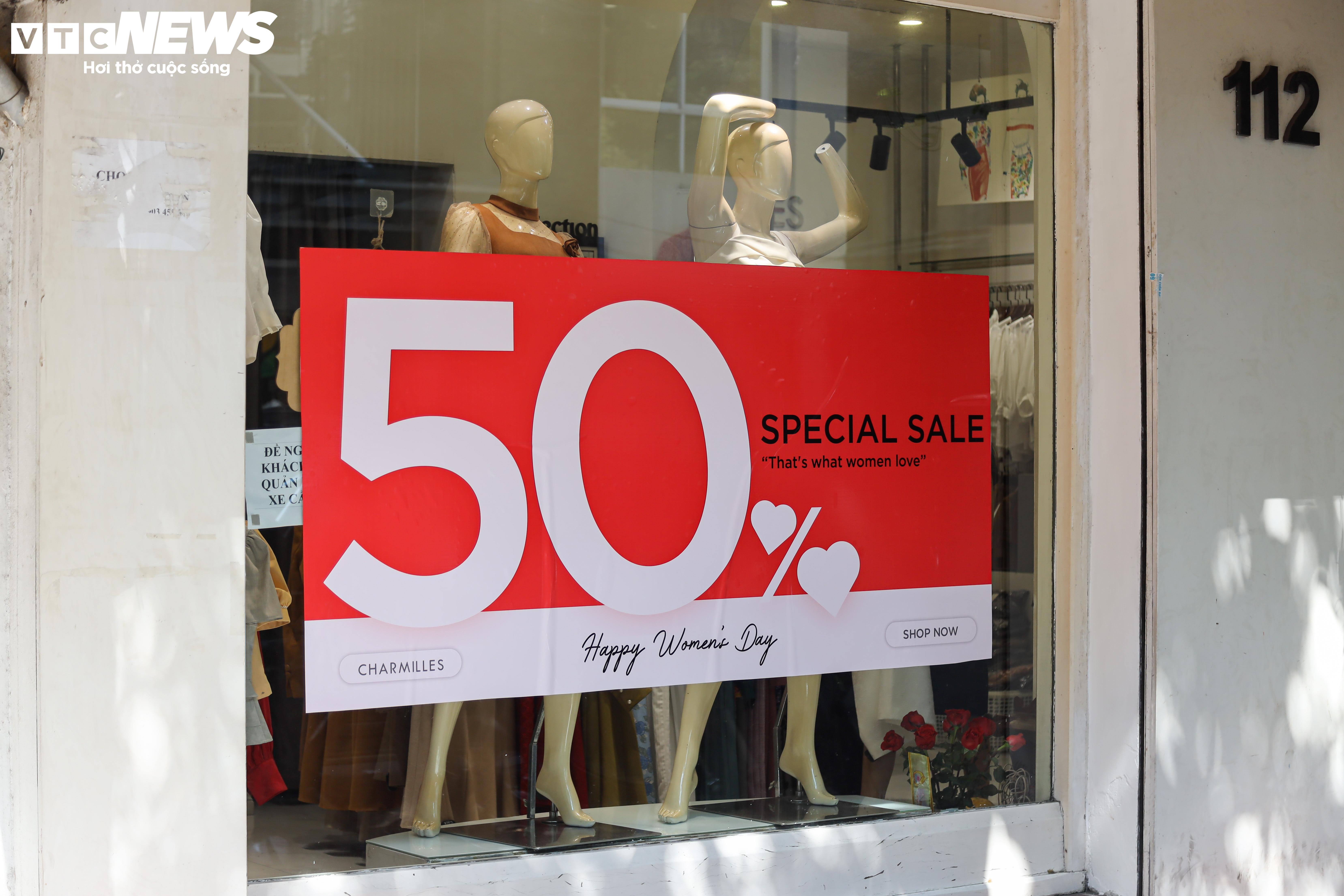 Thời trang, mỹ phẩm đua nhau giảm giá 'sập sàn' chúc mừng ngày 20/10 - 8