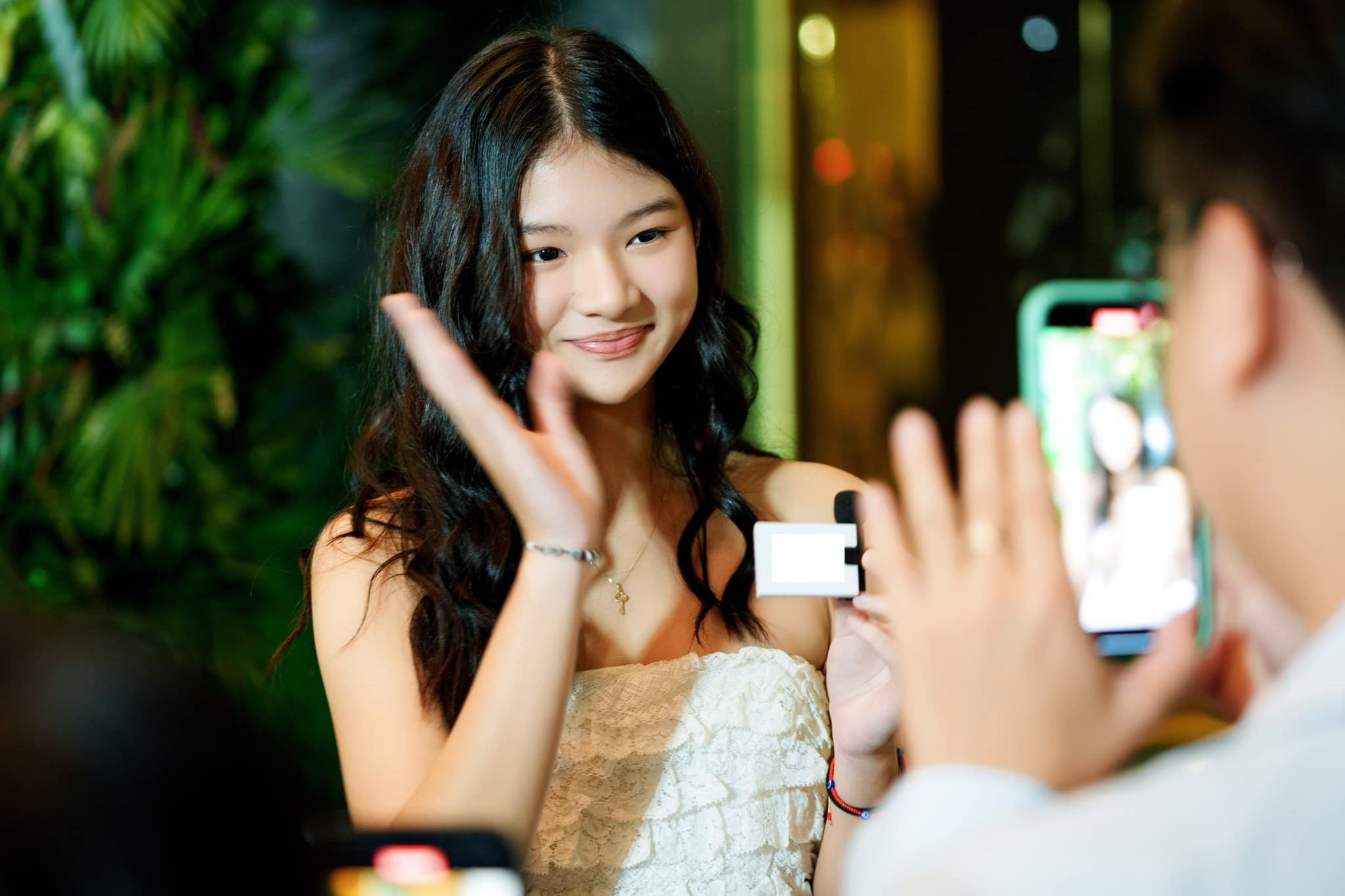 Con gái Trương Ngọc Ánh ra dáng thiếu nữ, thần thái không thua Hoa hậu - 2