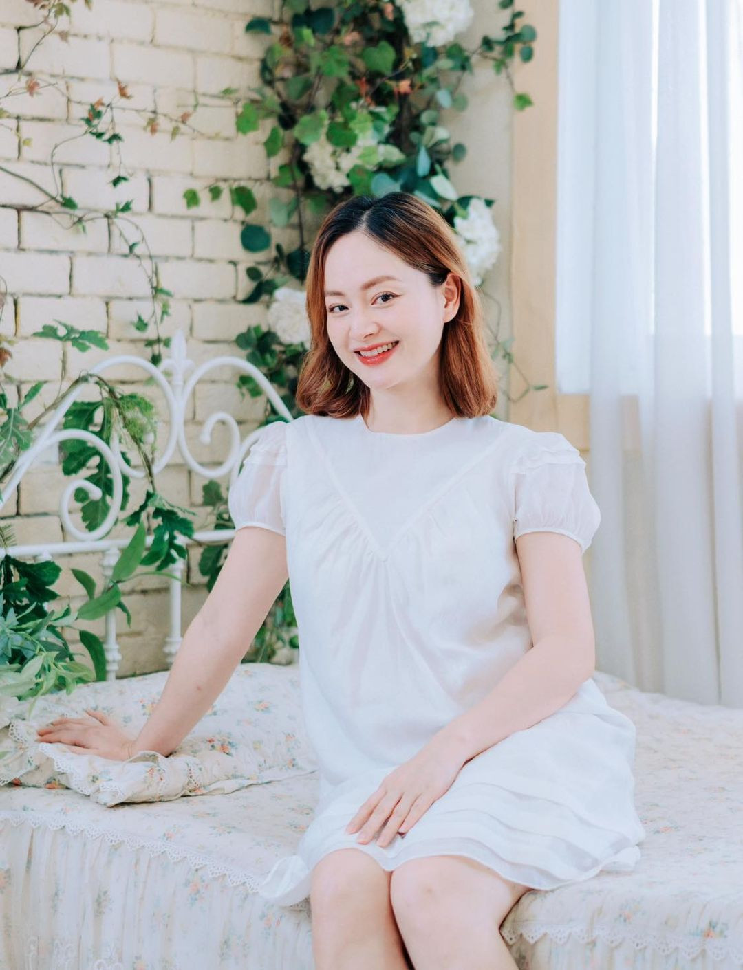 Sao Việt 18/10: Lệ Quyên xây biệt thự mới, Thanh Hằng hé lộ ảnh cưới - 10