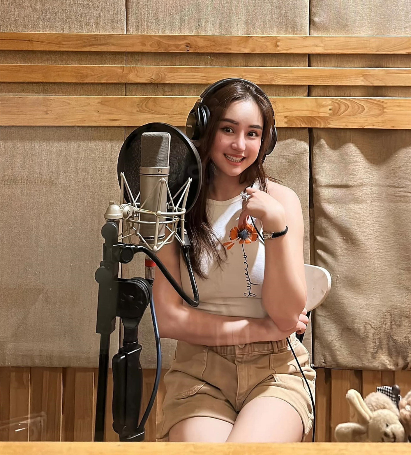 Sao Việt 18/10: Lệ Quyên xây biệt thự mới, Thanh Hằng hé lộ ảnh cưới - 14