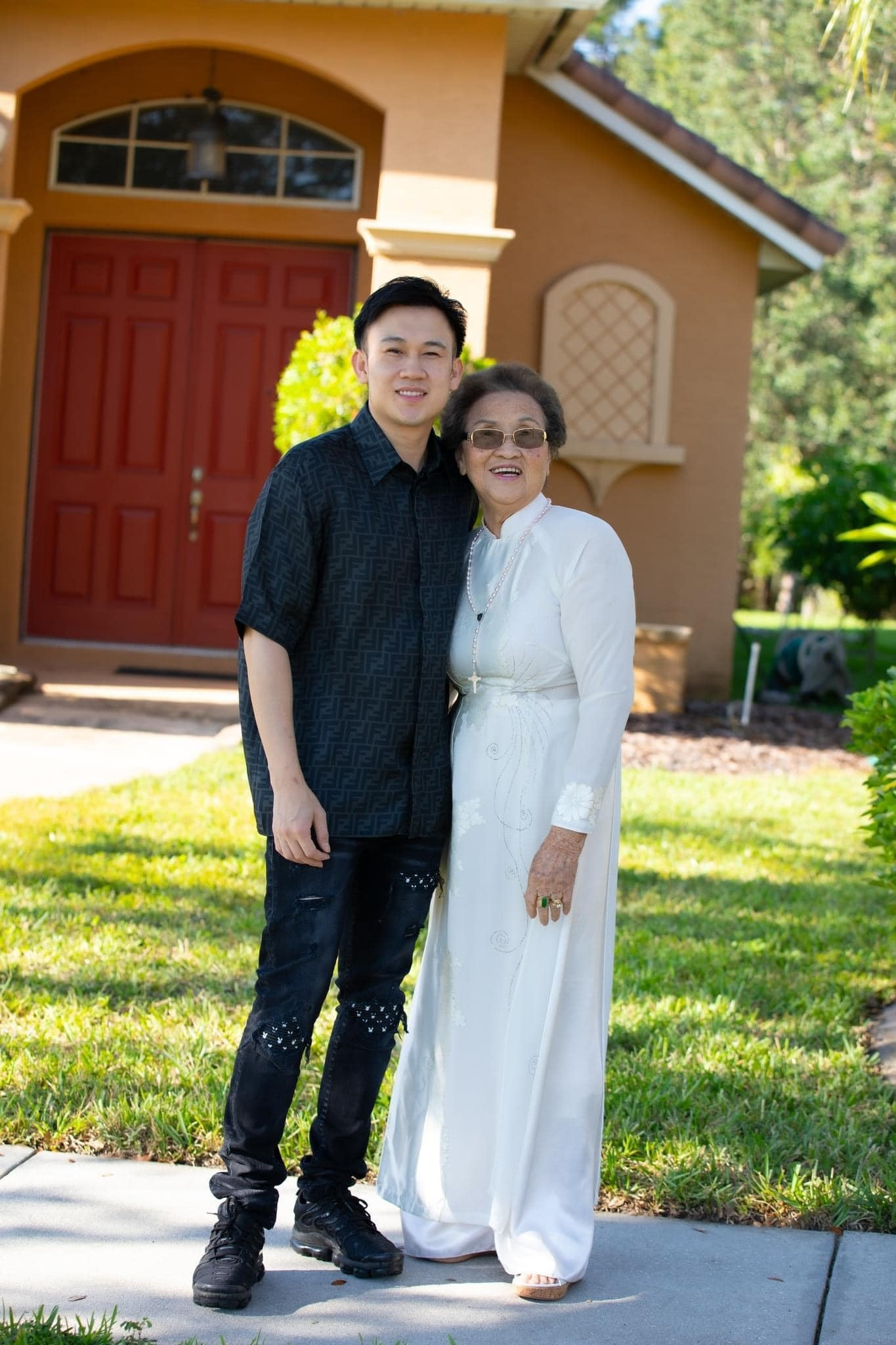 Sao Việt 18/10: Lệ Quyên xây biệt thự mới, Thanh Hằng hé lộ ảnh cưới - 7