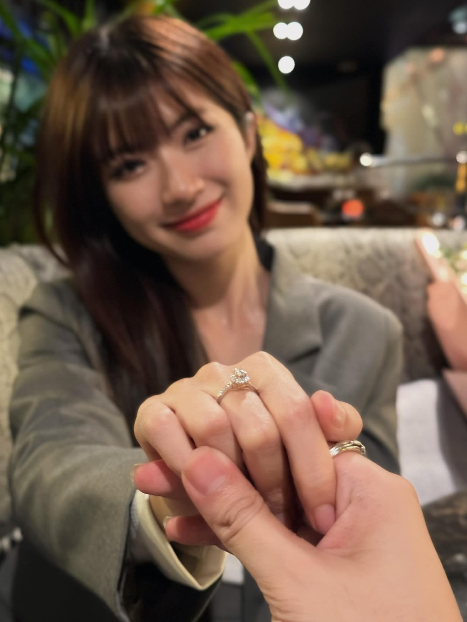 Sao Việt 17/10: Á hậu Phương Nhi khoe tài cắm hoa, Hà Hồ tựa nữ thần - 10