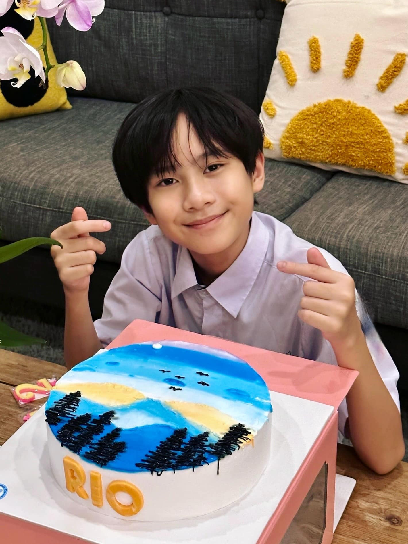 Sao Việt 19/10: Thanh Hằng ôm chồng, vợ Công Lý than 'già' hơn Noo Phước Thịnh - 11