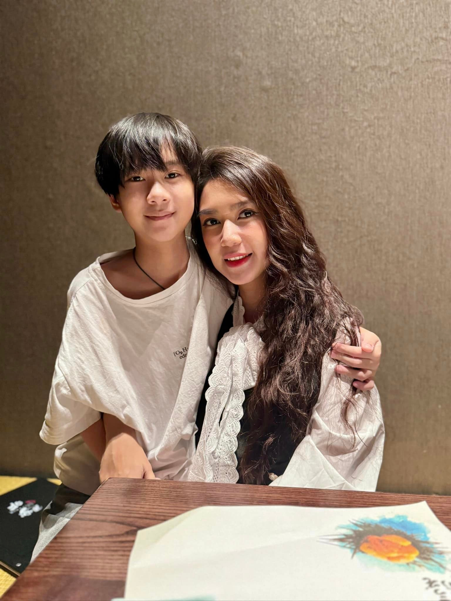 Sao Việt 19/10: Thanh Hằng ôm chồng, vợ Công Lý than 'già' hơn Noo Phước Thịnh - 13