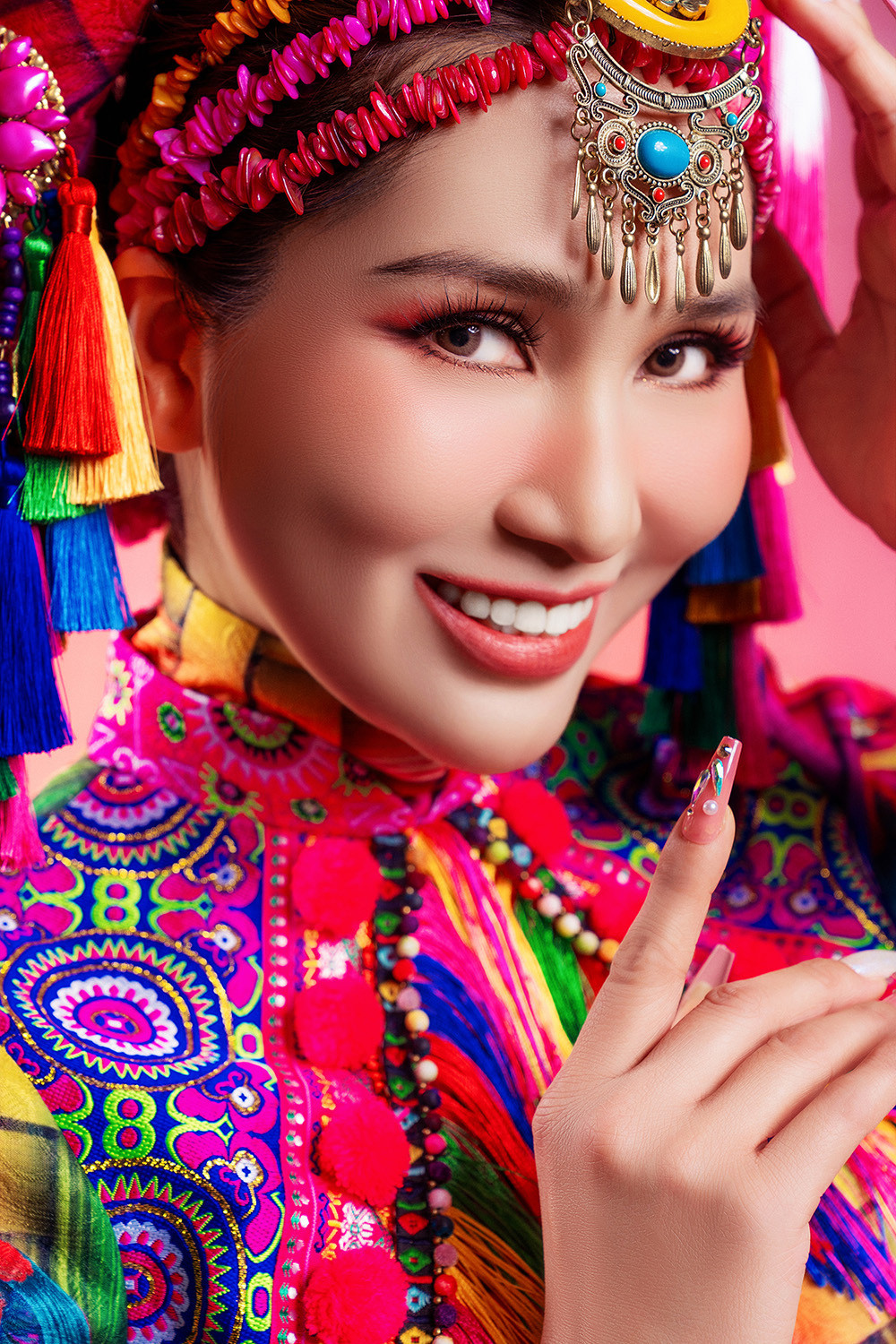 Ca sĩ Như Huỳnh khoe nhan sắc xứng danh 'hoa hậu cải lương' - 6