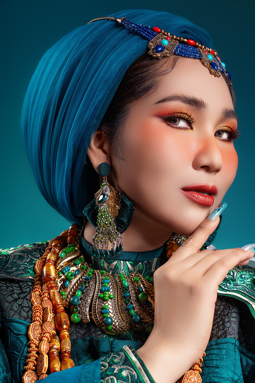 Ca sĩ Như Huỳnh khoe nhan sắc xứng danh 'hoa hậu cải lương' - 4