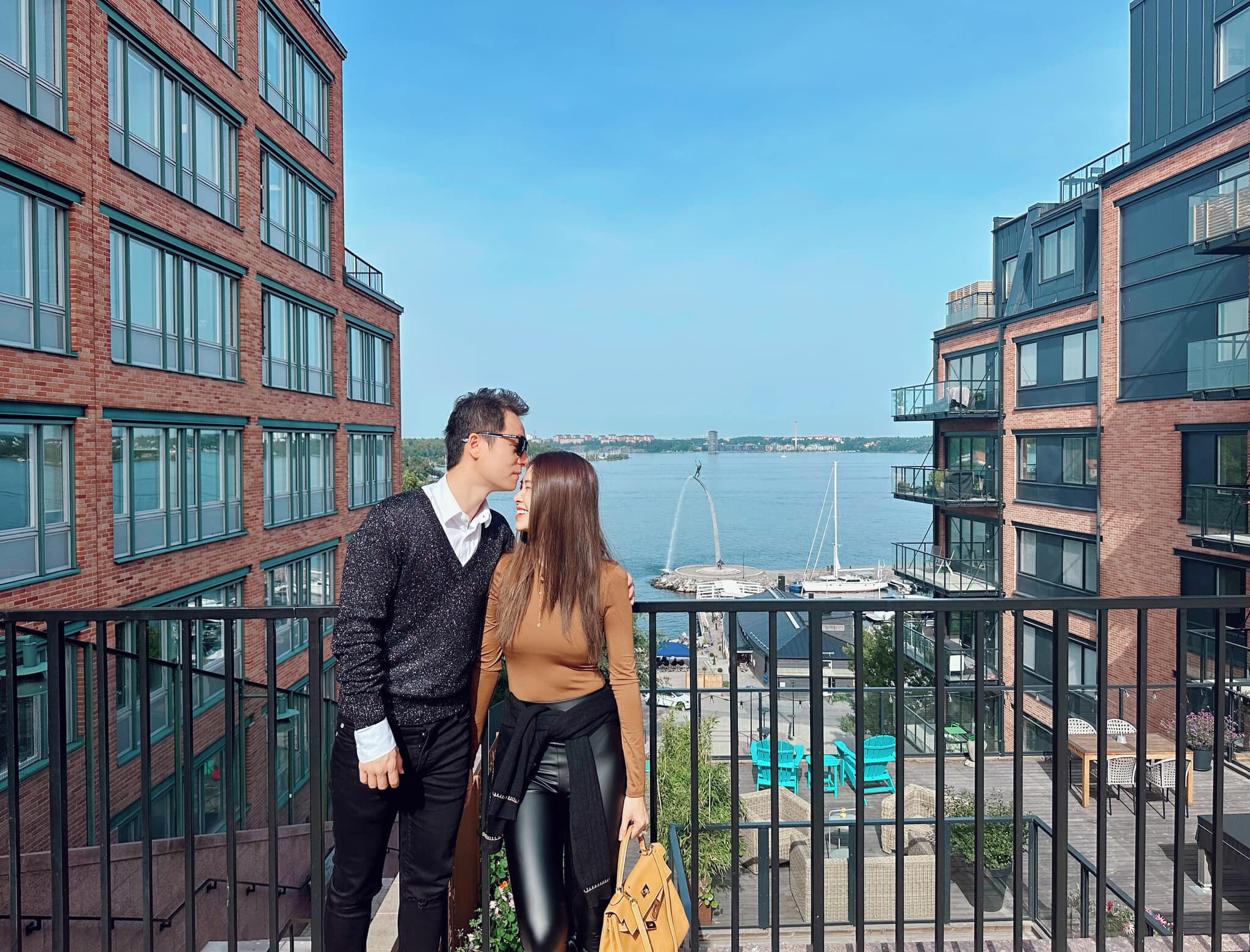 Sao Việt 22/10: Hoa hậu Thanh Thuỷ khoe bố mẹ, NSND Công Lý giúp vợ dọn nhà - 10