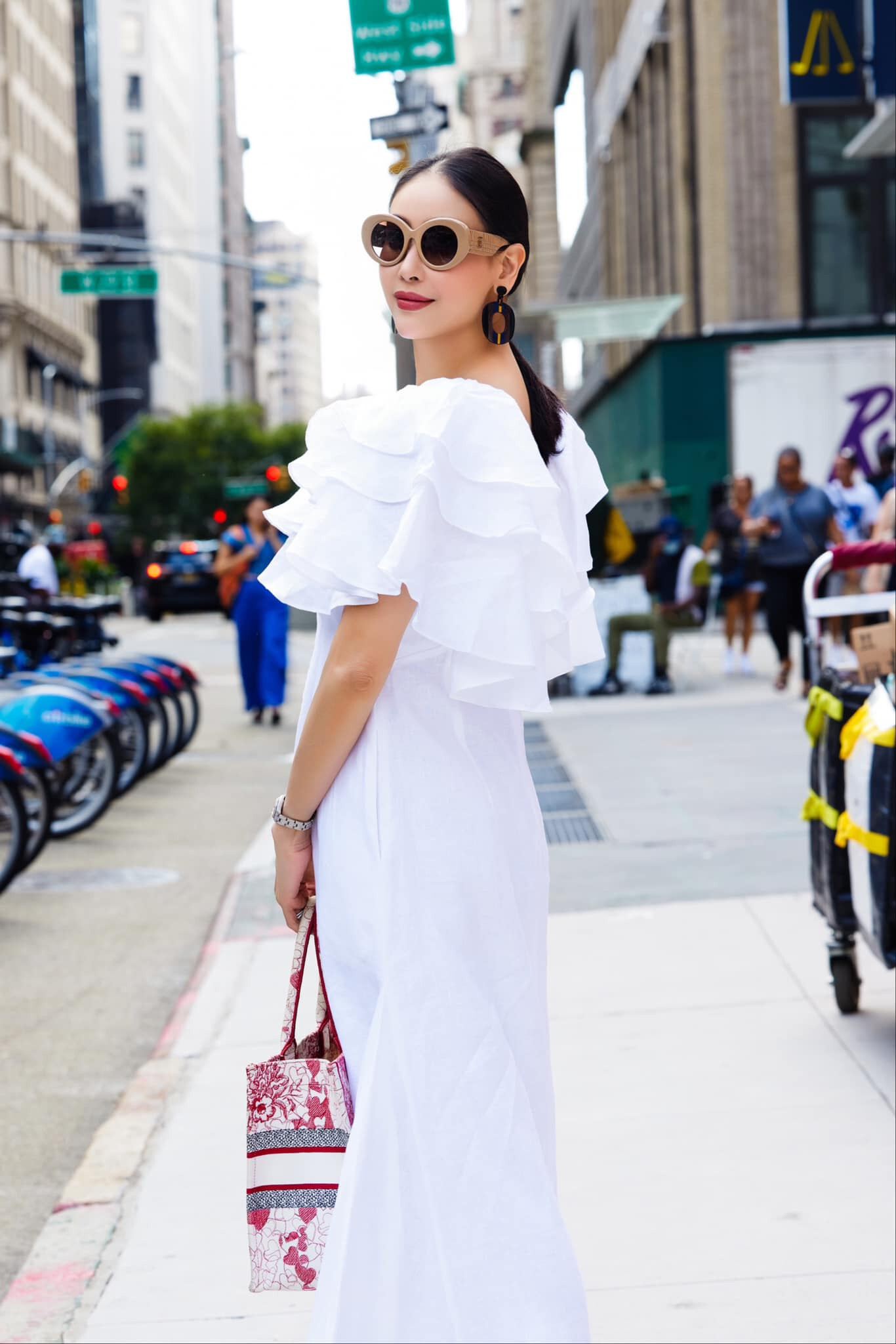 Sao Việt 22/10: Hoa hậu Thanh Thuỷ khoe bố mẹ, NSND Công Lý giúp vợ dọn nhà - 9