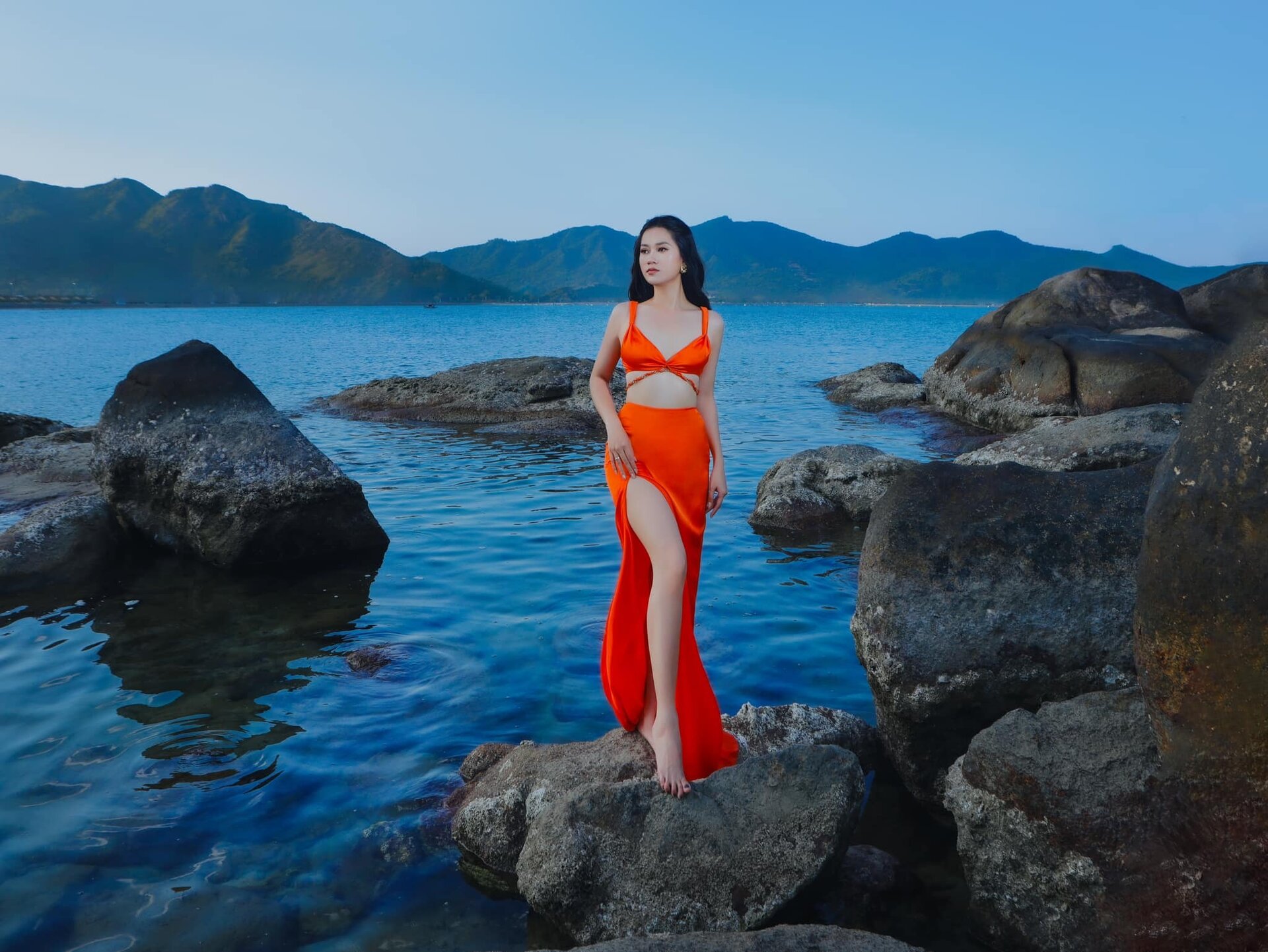 Lâm Vỹ Dạ diện bikini khoe vóc dáng nuột nà - 6