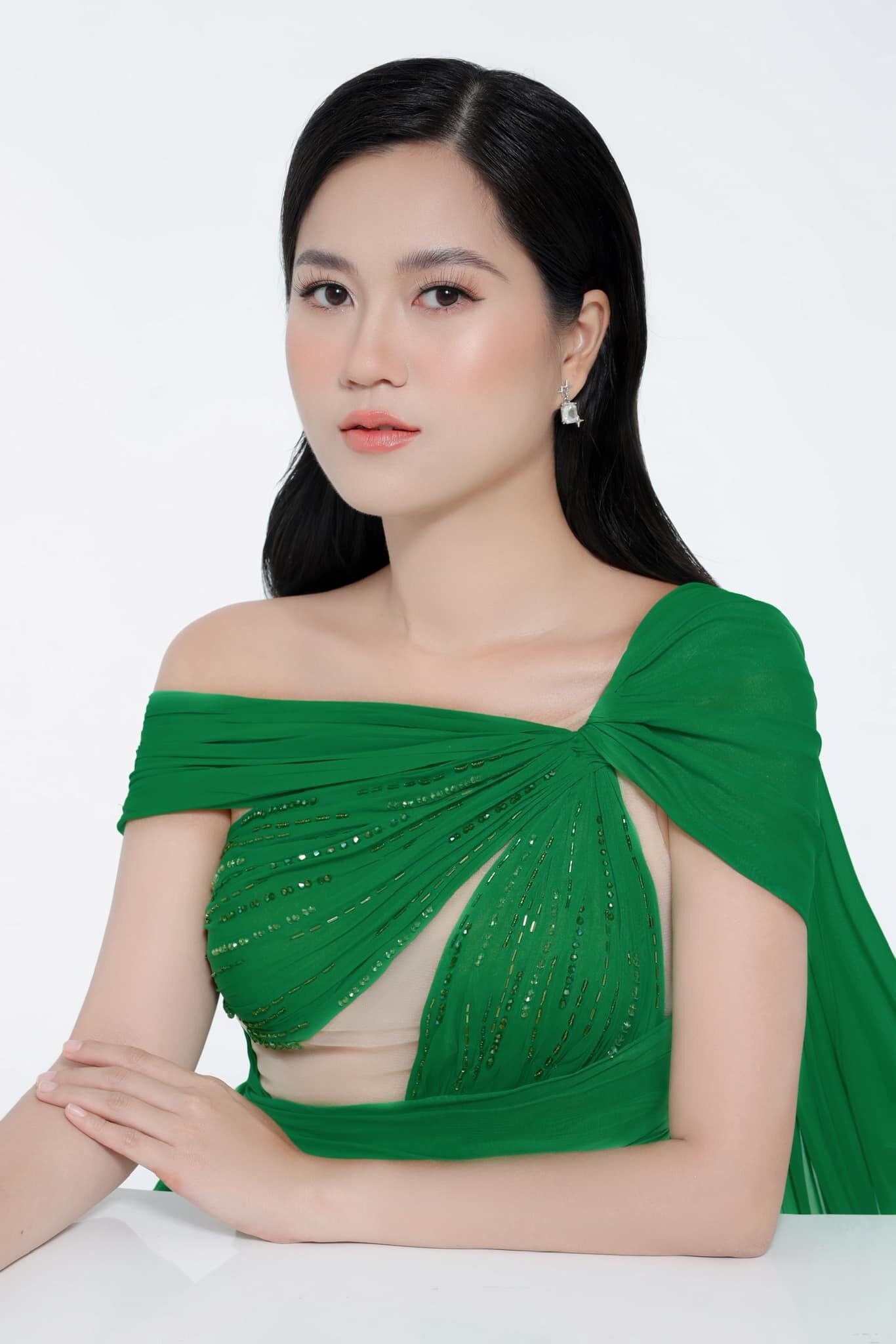 Lâm Vỹ Dạ diện bikini khoe vóc dáng nuột nà - 7