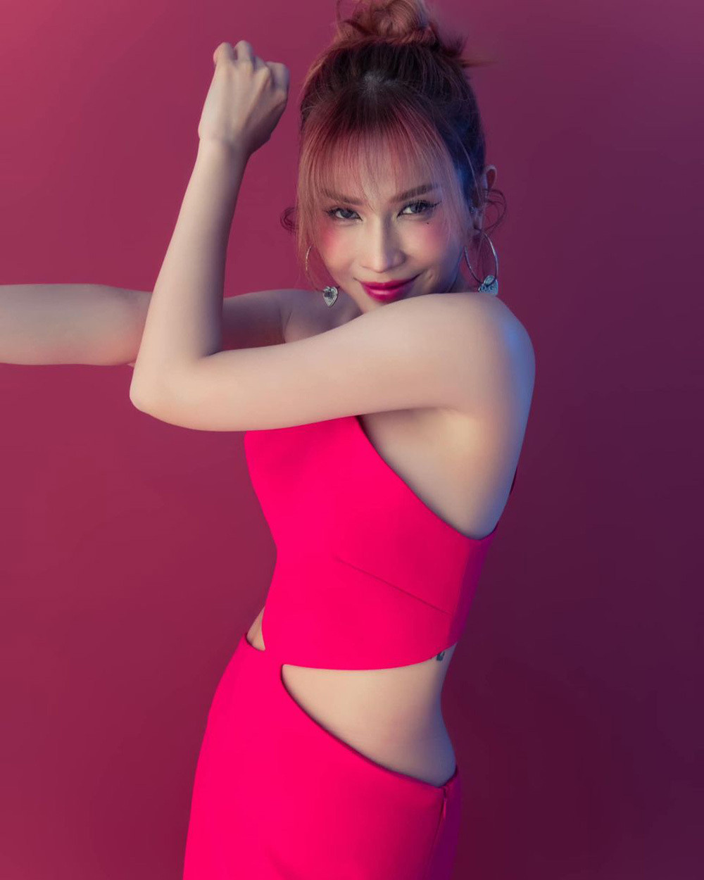 Sao Việt 23/10: Cường Đô La cưng chiều 2 con, Khánh Thi tăng 10kg sau sinh - 13