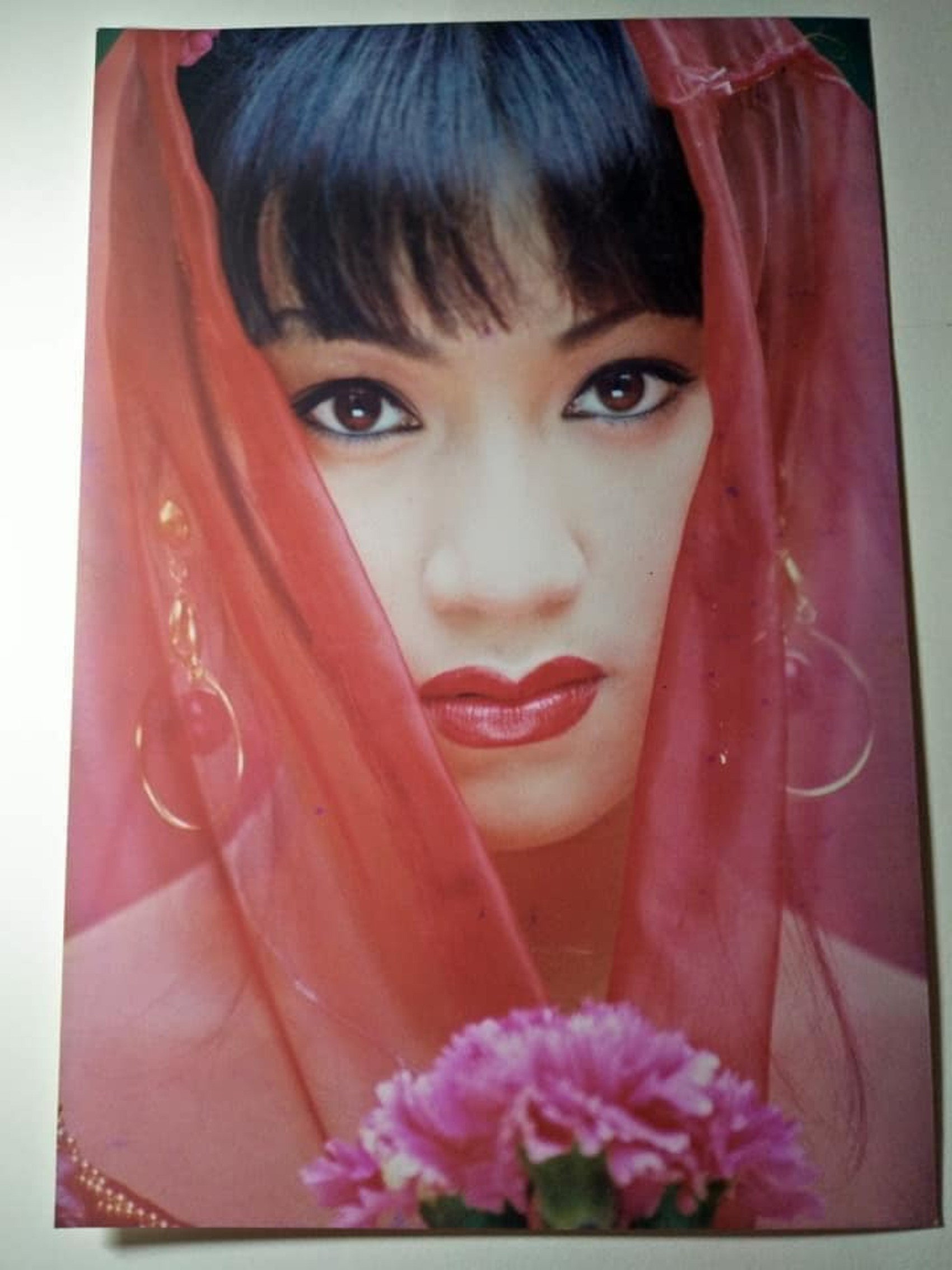 Loạt ảnh hiếm 30 năm trước của 'Nữ hoàng ảnh lịch nóng bỏng nhất' Y Phụng - 17