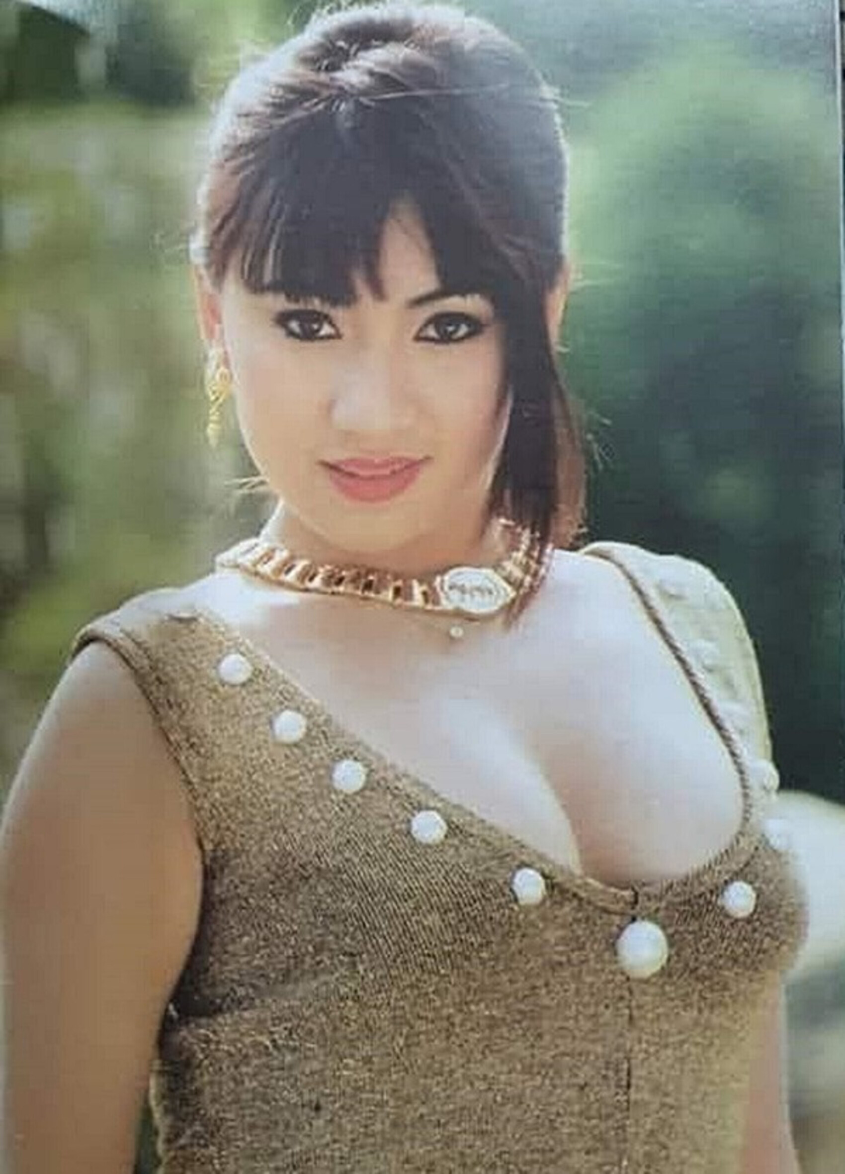 Loạt ảnh hiếm 30 năm trước của 'Nữ hoàng ảnh lịch nóng bỏng nhất' Y Phụng - 6