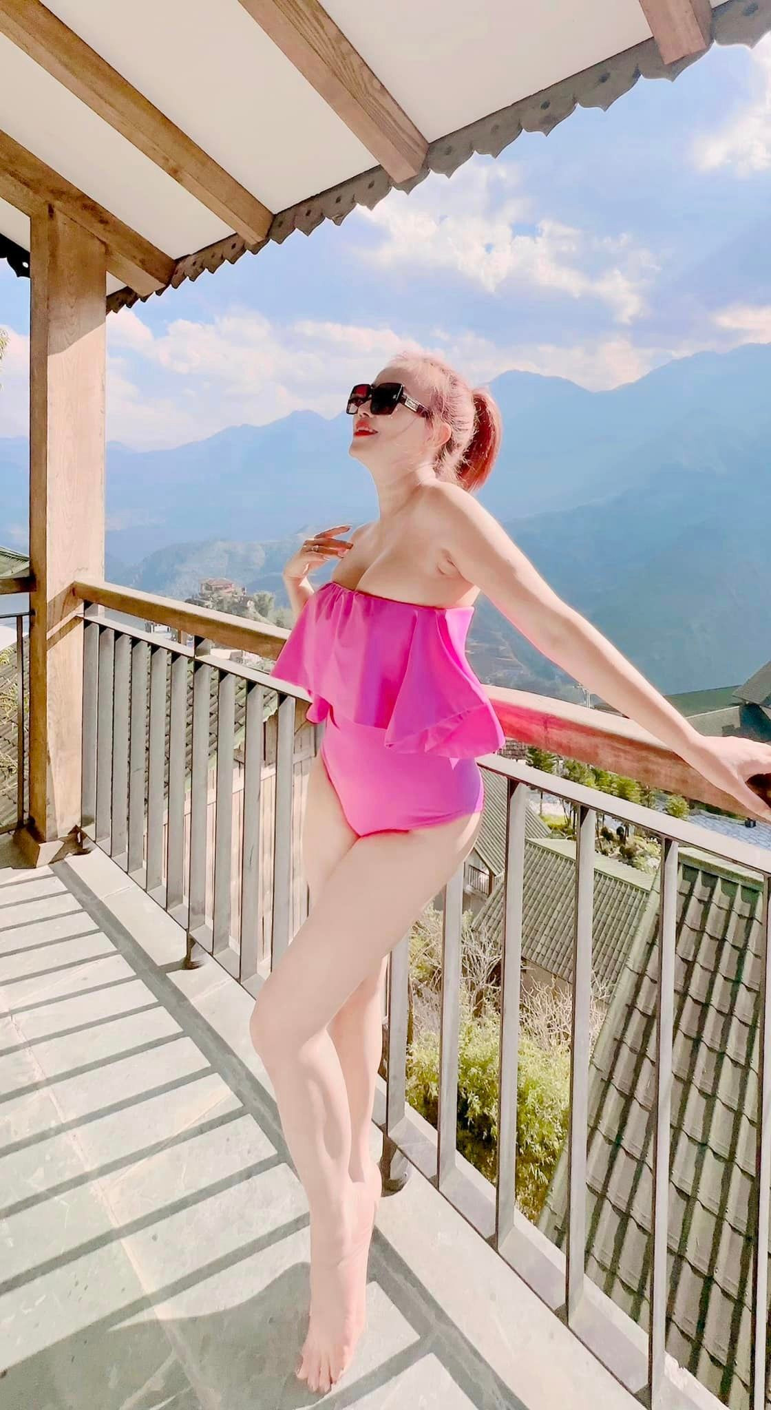 Sao Việt 26/10: Minh Hằng đẹp mặn mà sau sinh, 'cô Xuyến' gợi cảm ở tuổi 48 - 3