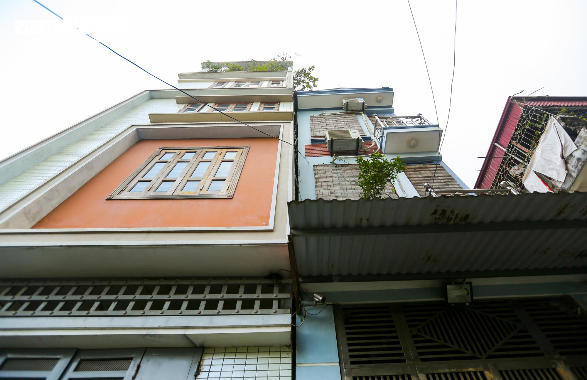 Hà Nội: Nhà kiên cố bỗng nứt toác chờ sập, dân khốn khổ di dời khẩn cấp - 17