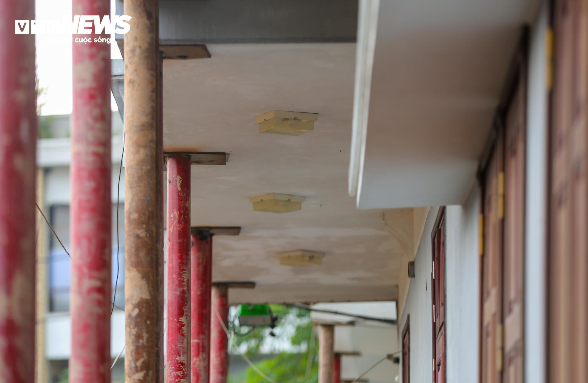 Hà Nội: Nhà kiên cố bỗng nứt toác chờ sập, dân khốn khổ di dời khẩn cấp - 5