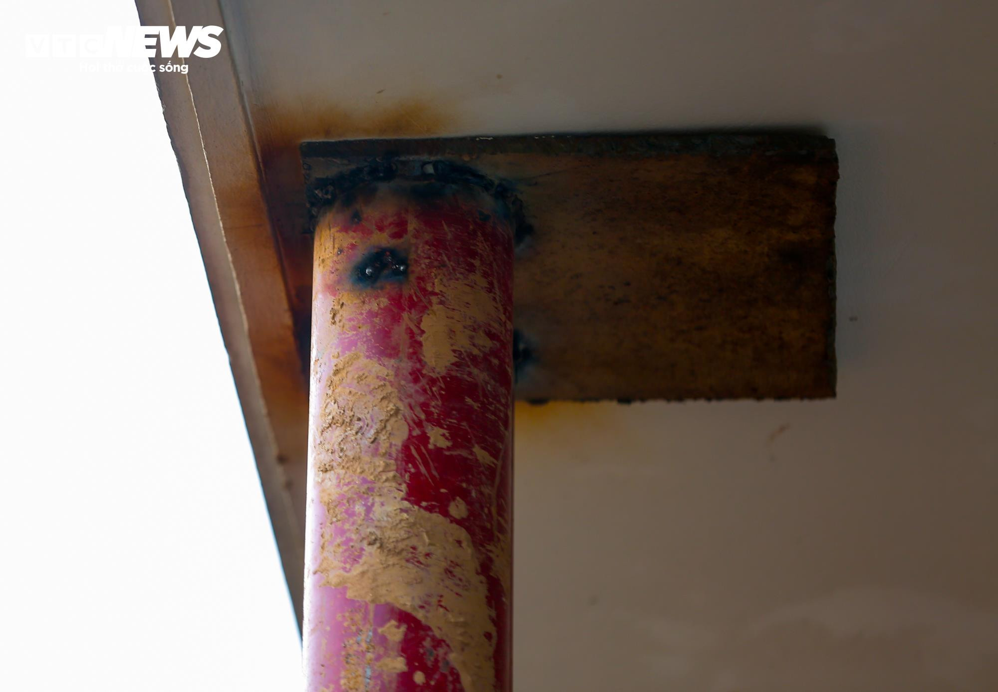 Hà Nội: Nhà kiên cố bỗng nứt toác chờ sập, dân khốn khổ di dời khẩn cấp - 7