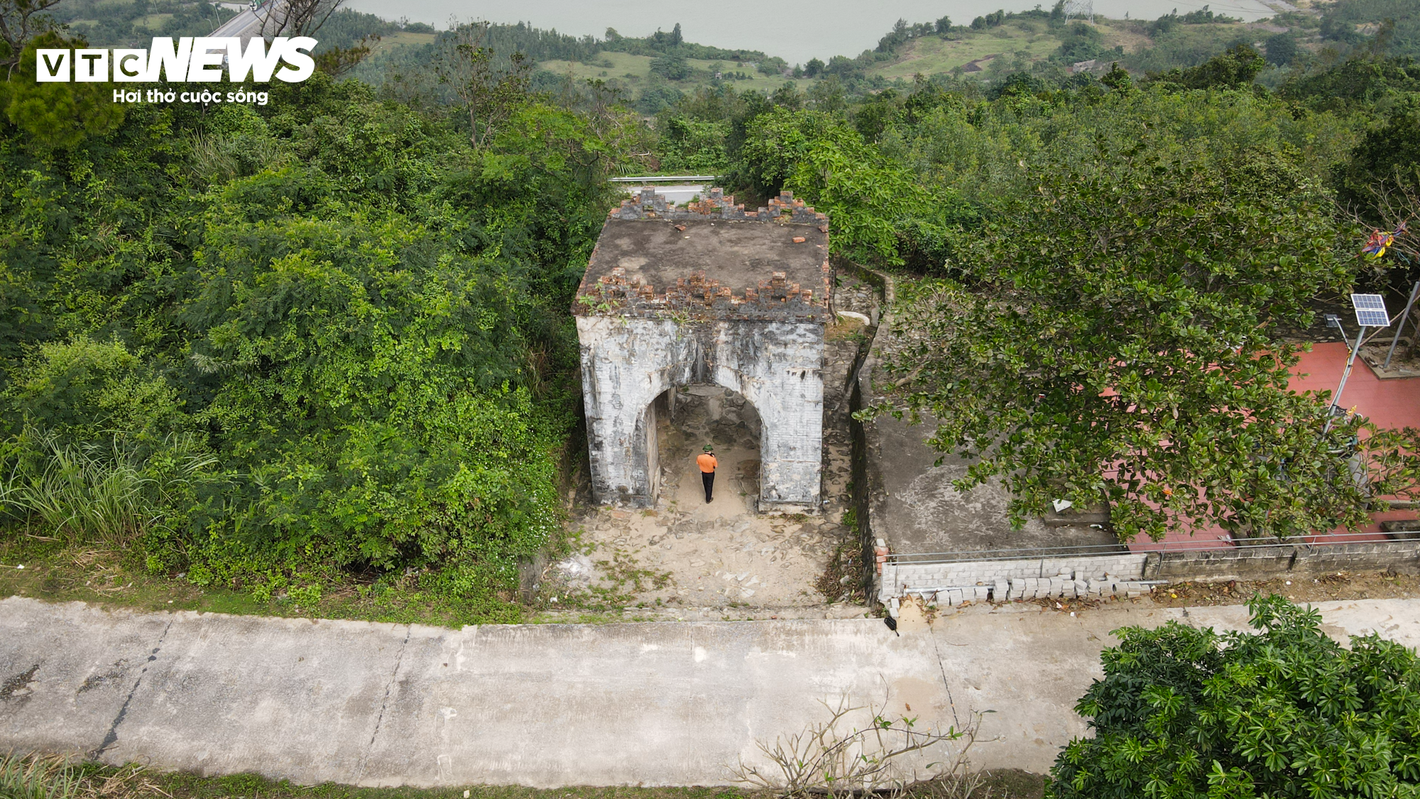 Khám phá 'cổng trời' gần 200 tuổi trên đỉnh Đèo Ngang - 12