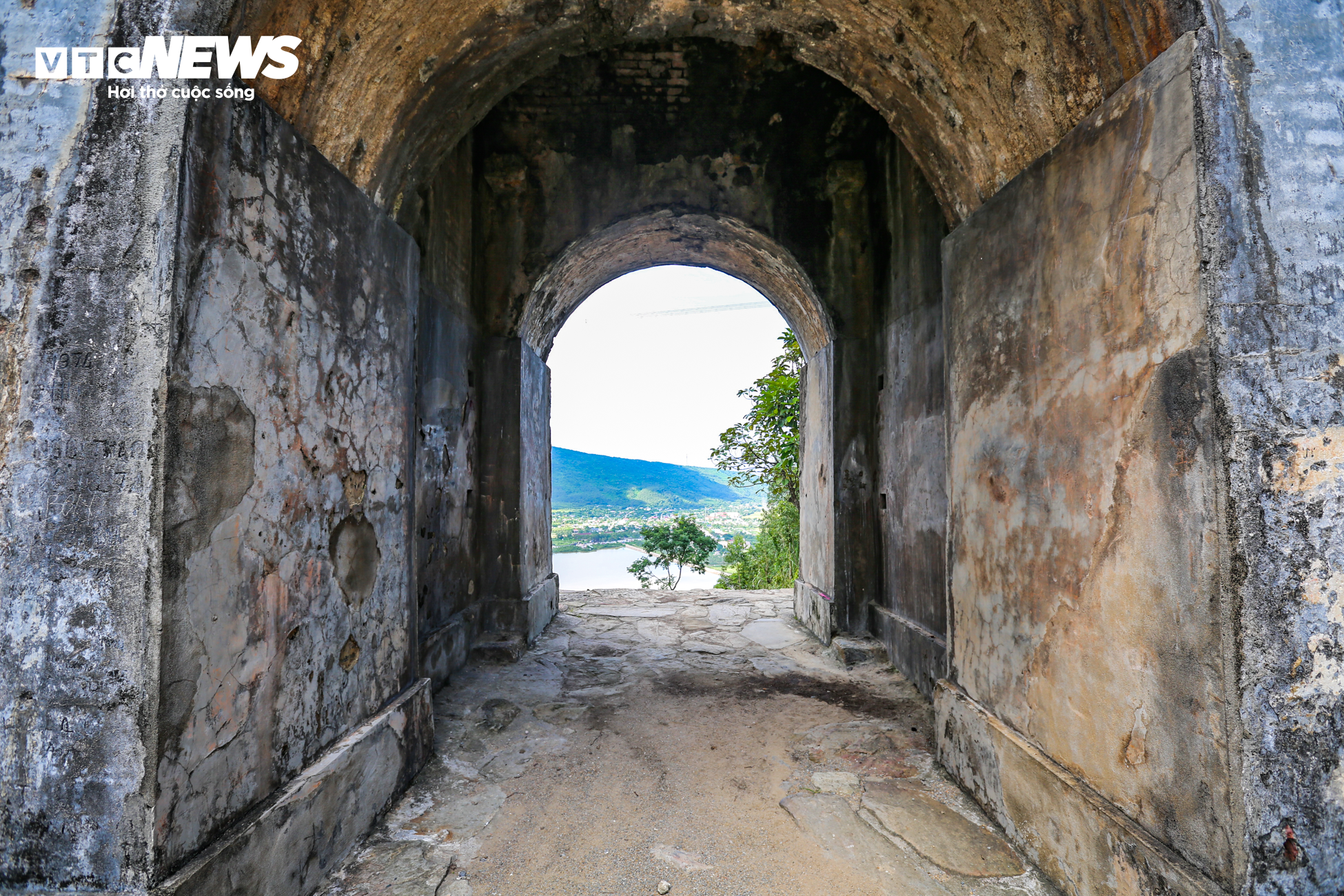 Khám phá 'cổng trời' gần 200 tuổi trên đỉnh Đèo Ngang - 8