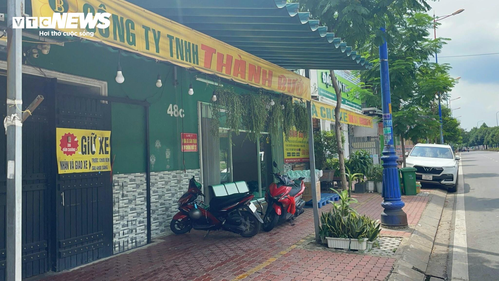 Các chi nhánh xe Thành Bưởi ở TP.HCM đóng cửa, trụ sở chính vắng vẻ - 5