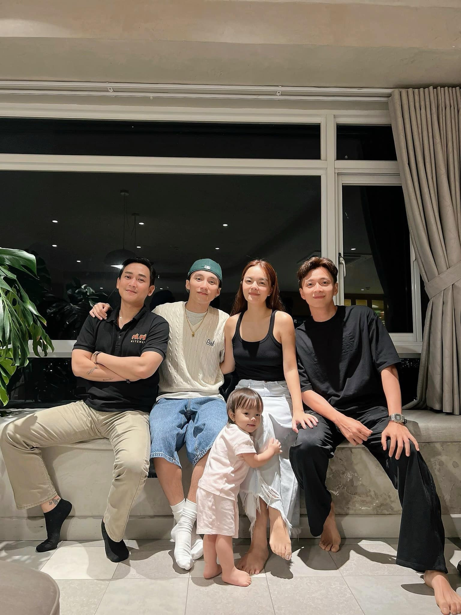 Sao Việt 31/10: Dàn sao 'Chàng trai năm ấy' hội ngộ, Như Quỳnh trẻ đẹp tuổi 53 - 3