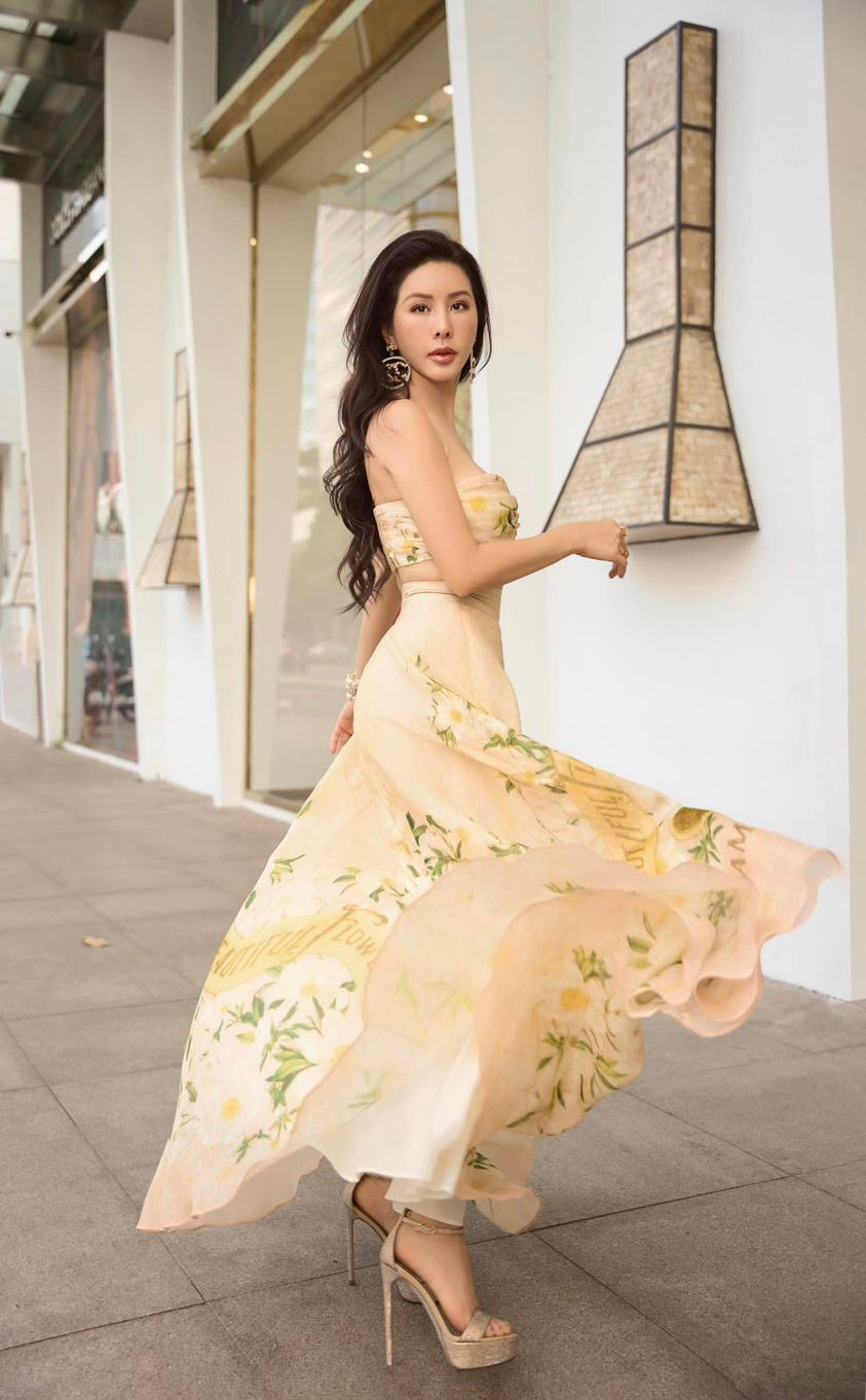 Sao Việt 3/11: Hồng Nhung nóng bỏng thời trẻ, Mạnh Trường kỷ niệm 15 năm cưới - 3