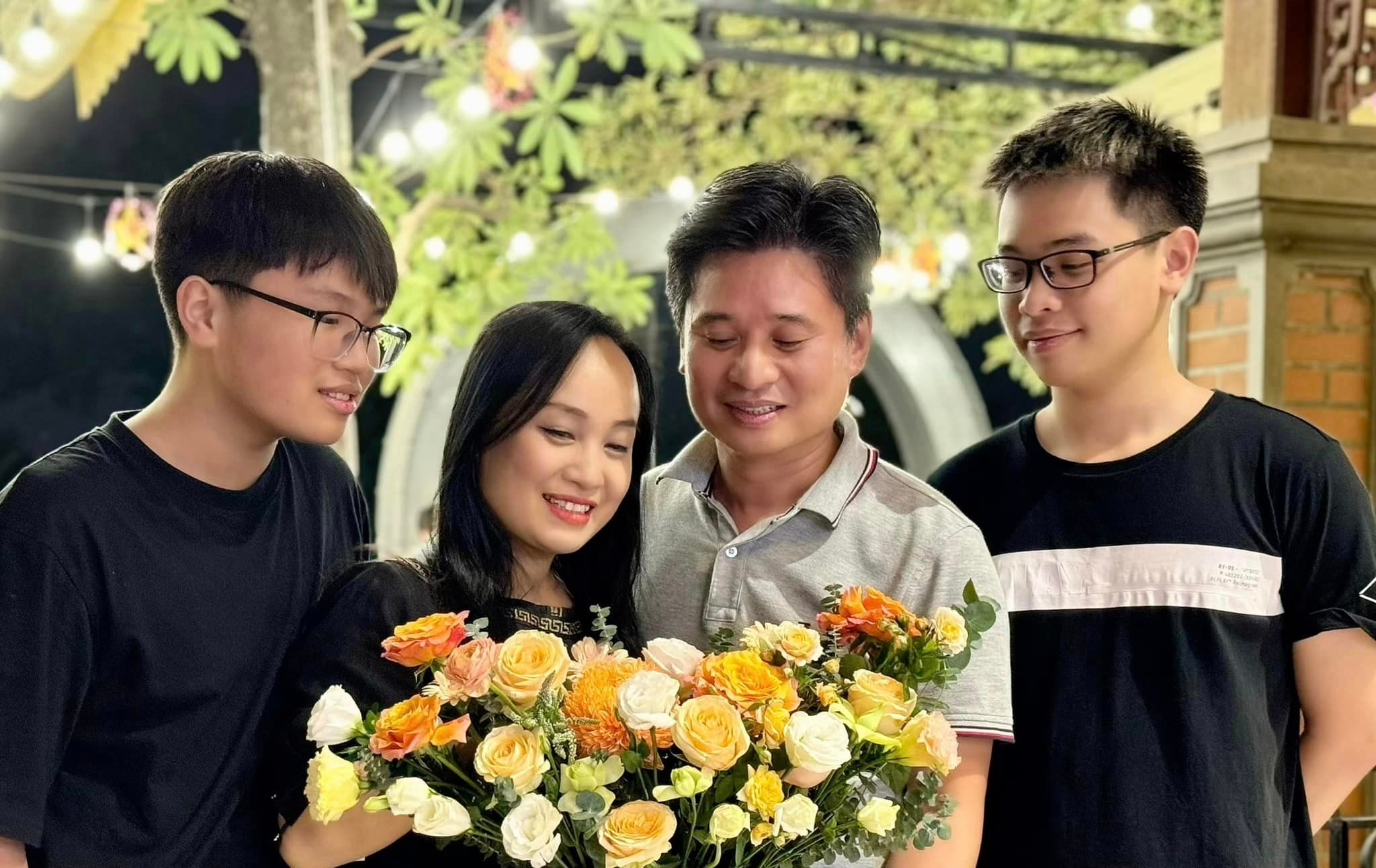 Sao Việt 3/11: Hồng Nhung nóng bỏng thời trẻ, Mạnh Trường kỷ niệm 15 năm cưới - 9