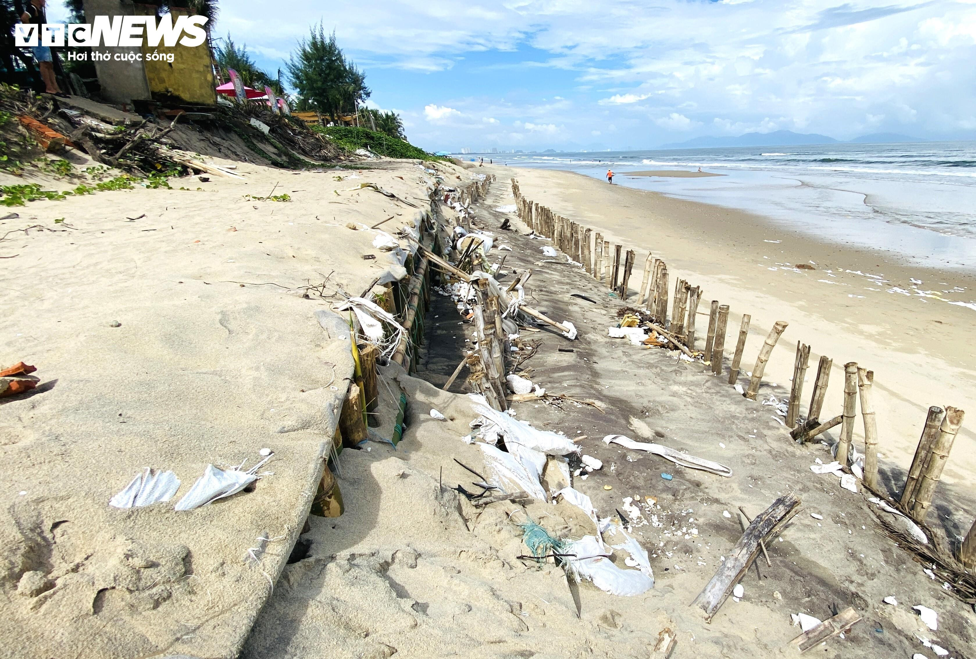  Sạt lở, rác thải tàn phá bãi biển đẹp nhất châu Á - 5
