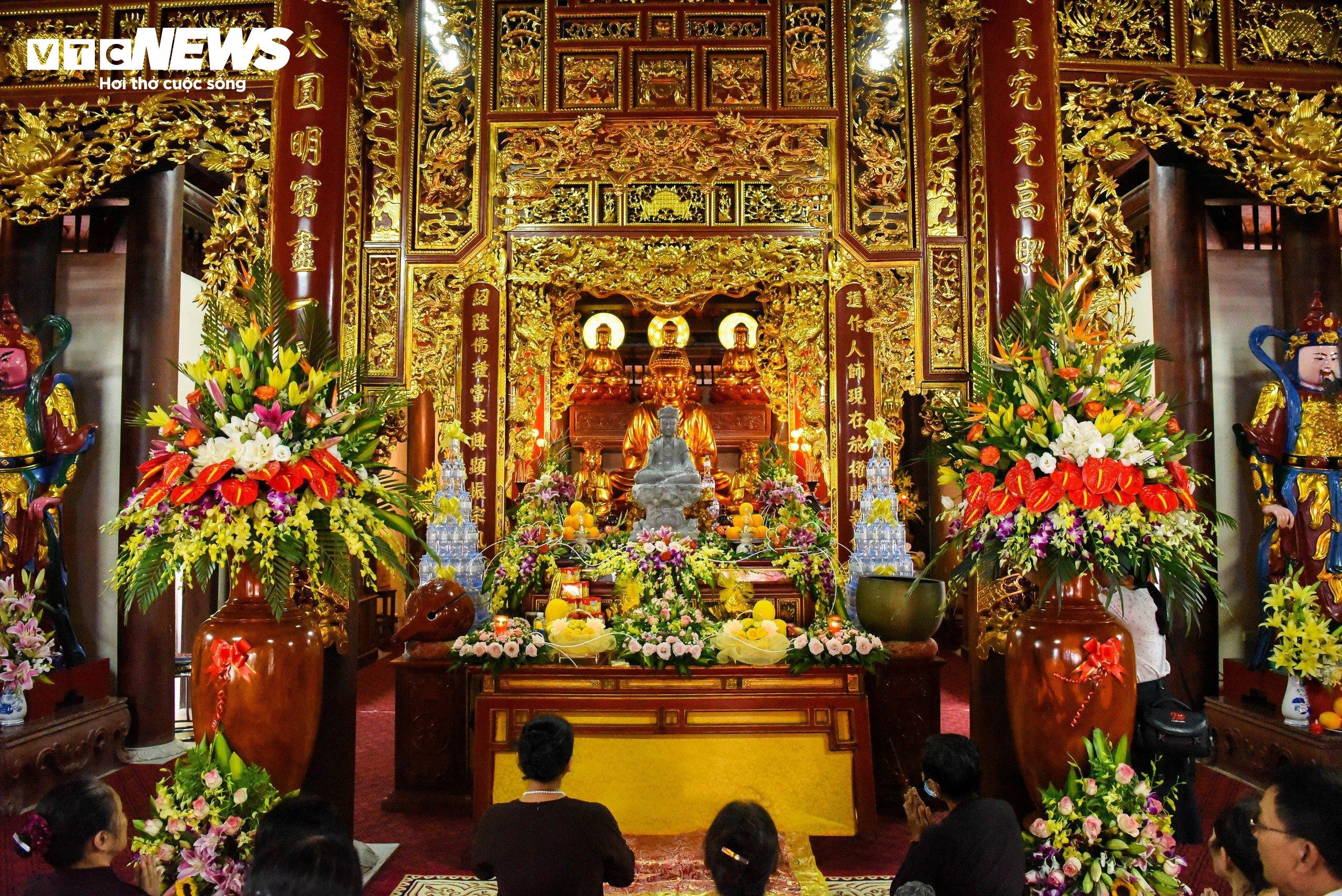 Cận cảnh pho tượng Quán thế âm được khắc niên đại sớm nhất Việt Nam - 11