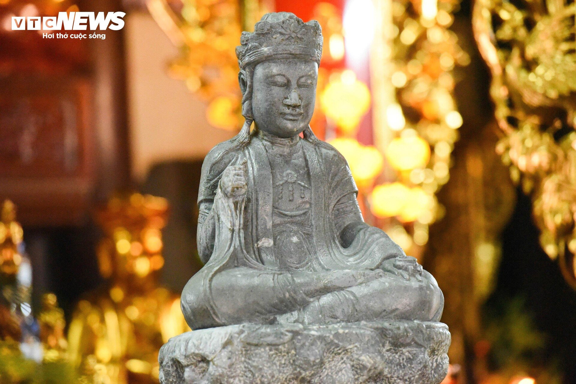 Cận cảnh pho tượng Quán thế âm được khắc niên đại sớm nhất Việt Nam - 5