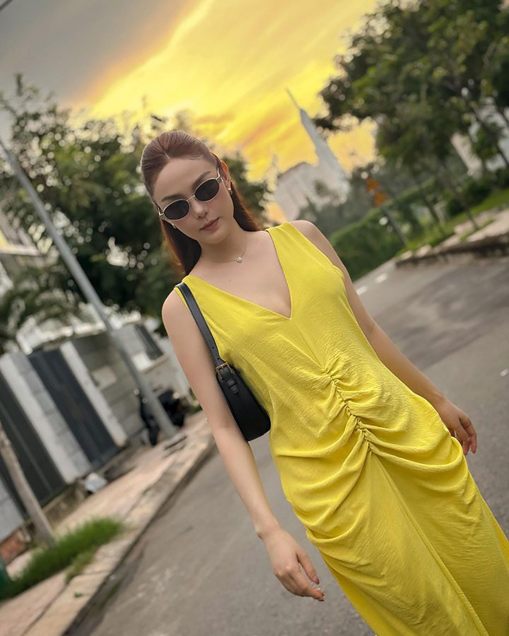 Sao Việt 14/11: Trấn Thành đáng yêu lúc nhỏ, Nam Em khoe nhẫn cầu hôn - 6