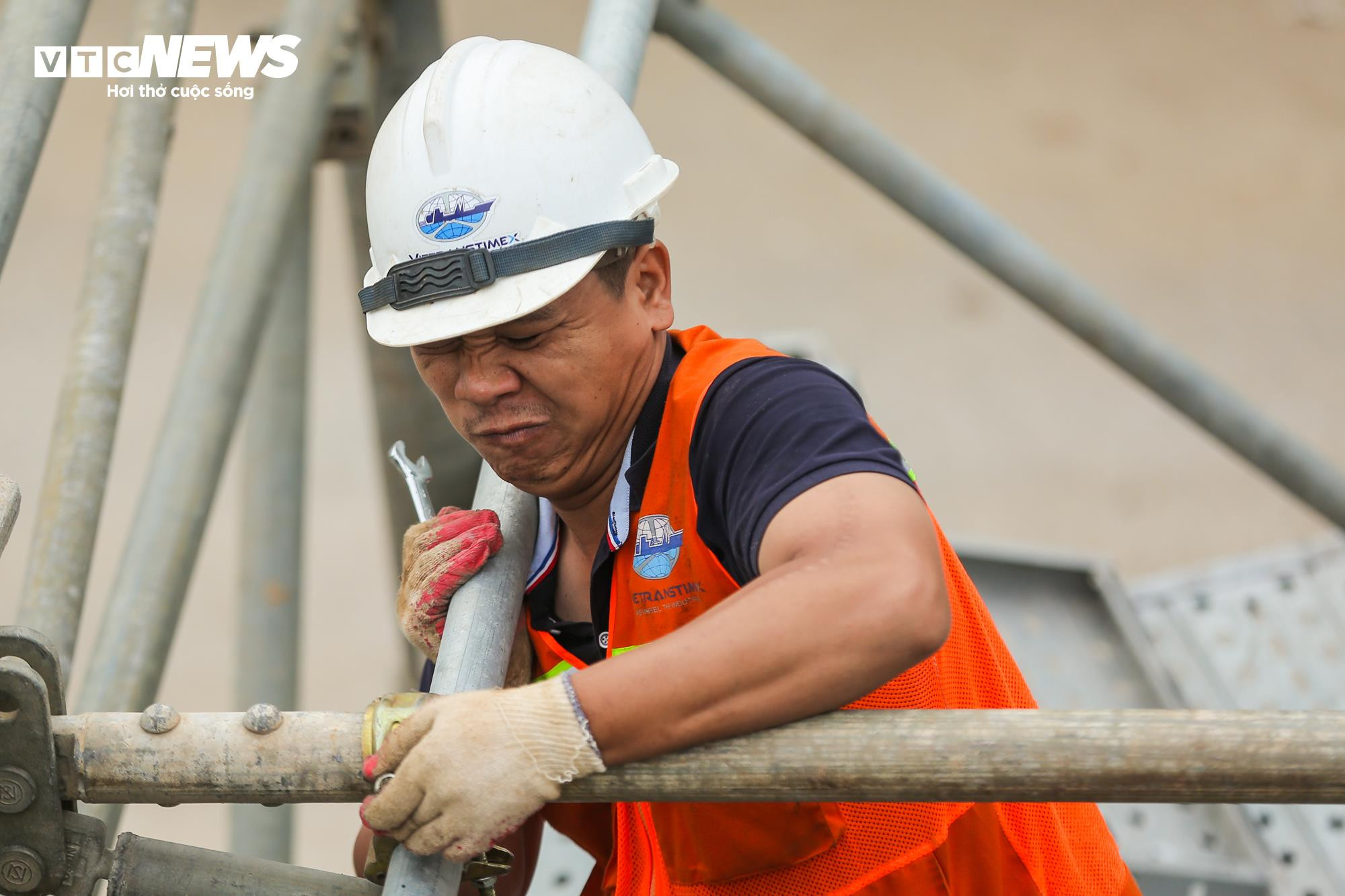 Hai cầu vượt thép 342 tỷ đồng ở Hà Nội thế nào sau hơn 9 tháng thi công? - 7