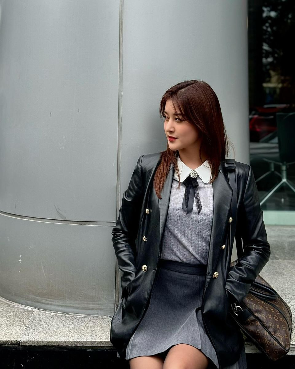 Sao Việt 17/11: Cháu gái Vũ Linh tươi tắn tại Pháp, Bình An tặng vợ ô tô sang - 5