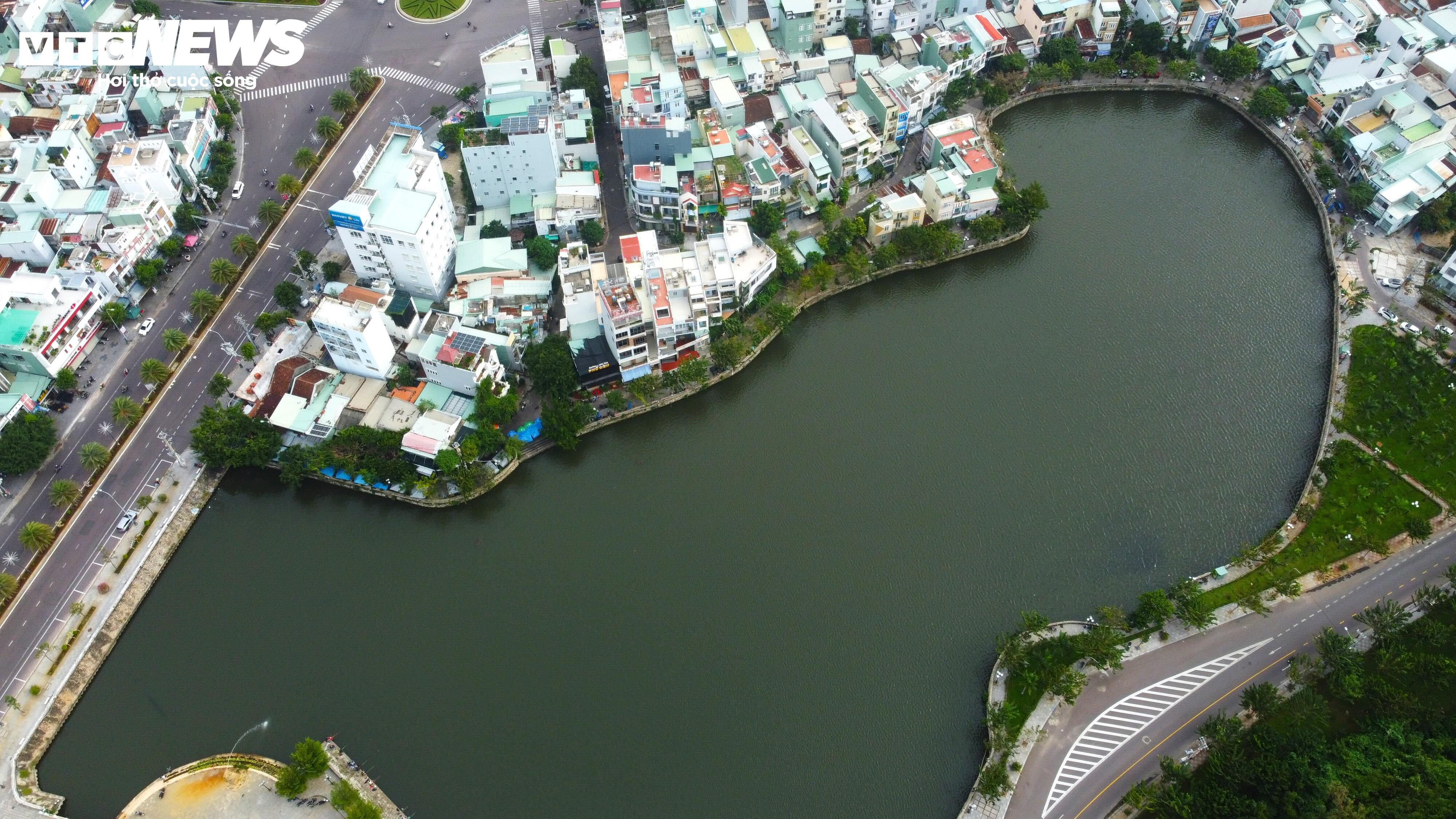 'Bẫy tử thần' trong khuôn viên hồ sinh thái Bàu Sen tại Bình Định - 14