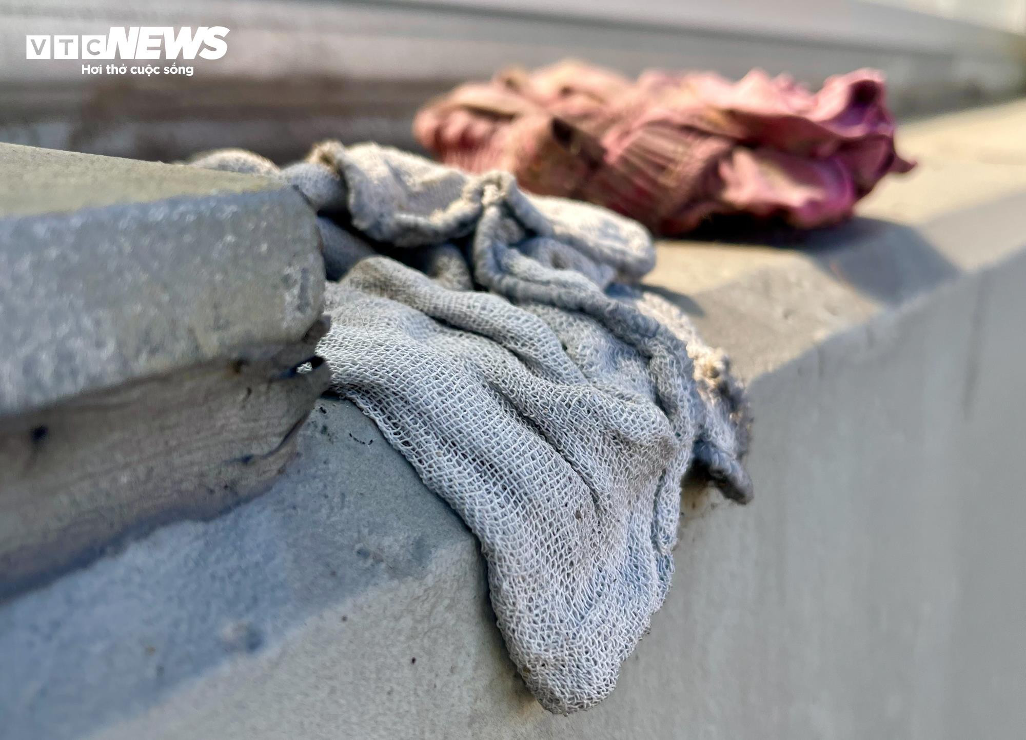 Đường vành đai 2 trên cao ở Hà Nội nhếch nhác, rác thải vương vãi khắp tuyến - 9